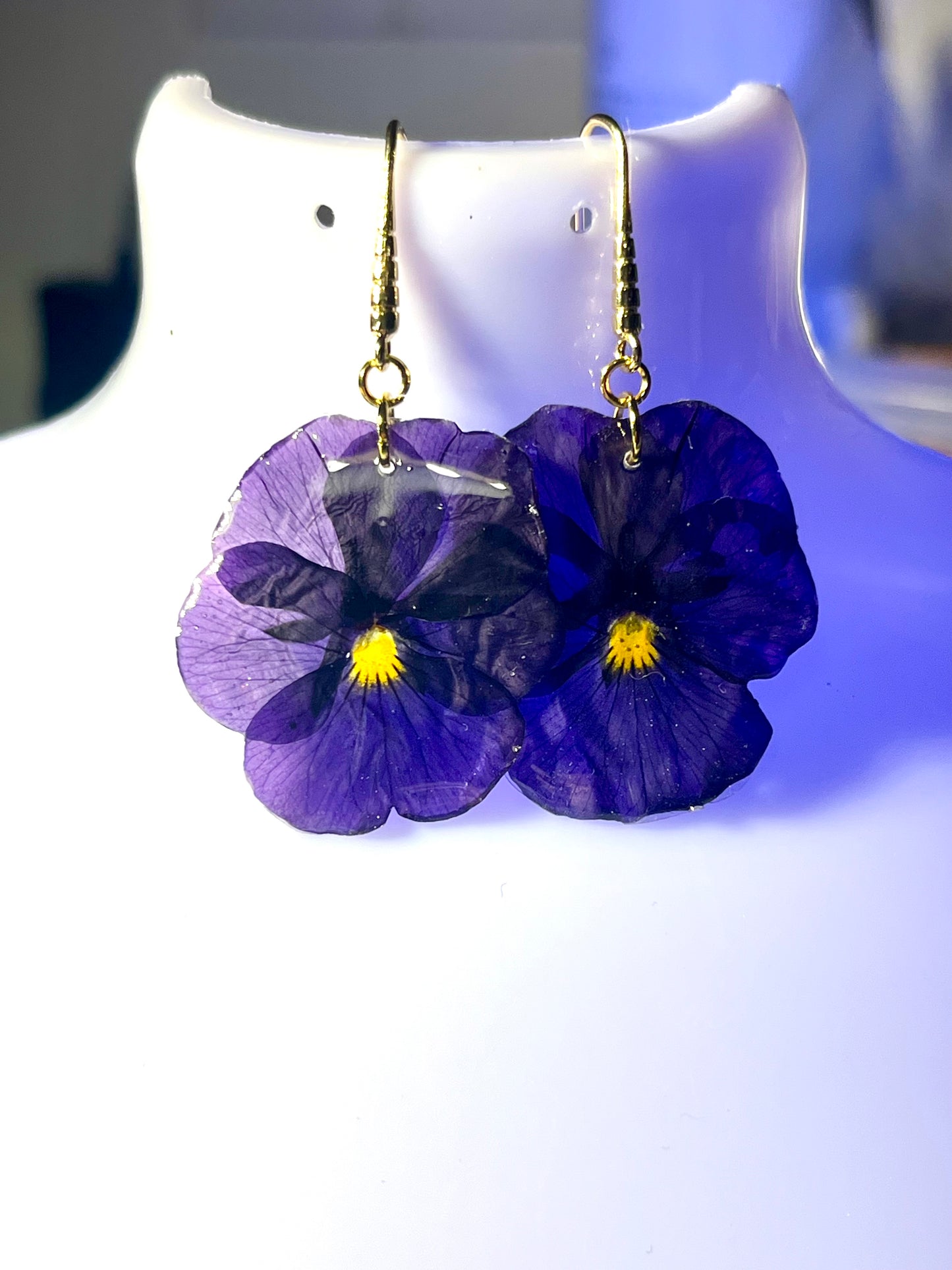 Boucles d’oreilles fleurs de Pensée violette