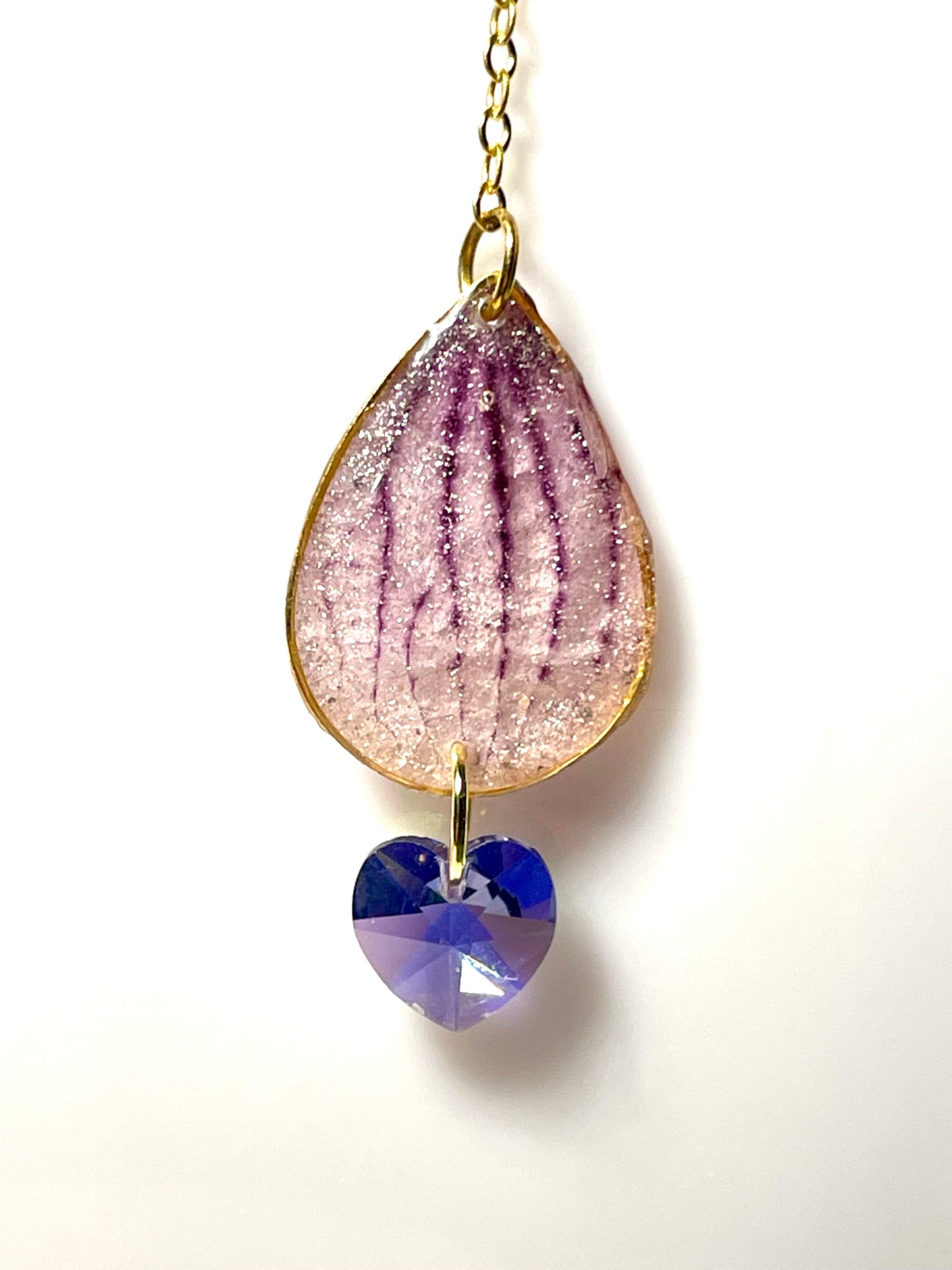 Collier ajustable larme pétale Orchidée , fleur de lotus - Aux fleurs de Chloé Collier ajustable larme pétale Orchidée , fleur de lotus Collier Collier