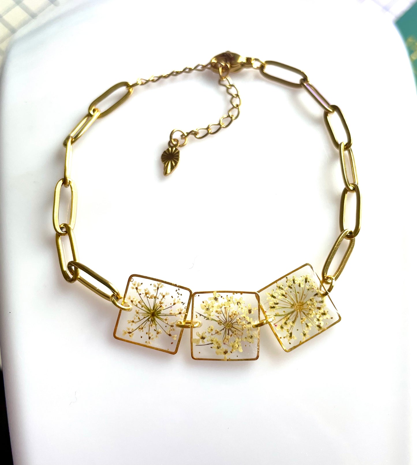 Bracelet carrés de fleurs de carotte sauvage