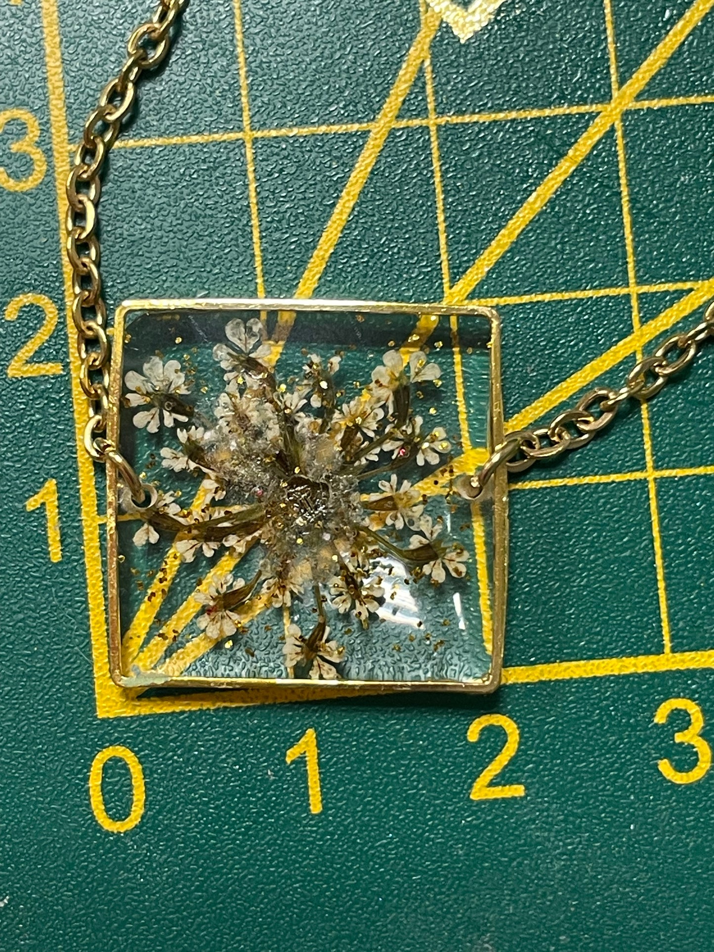 Bracelet carré fleur de carotte sauvage