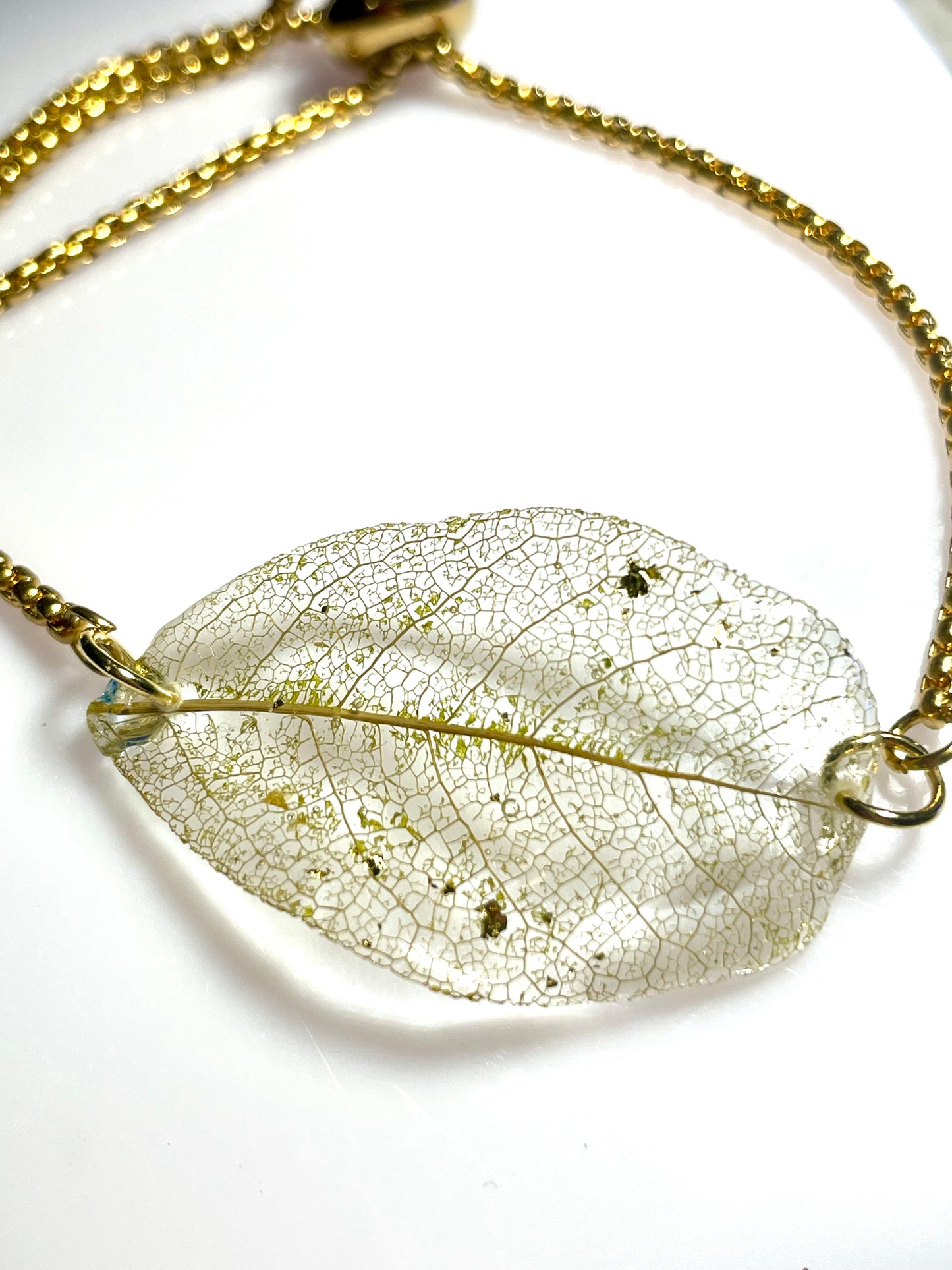 Bracelet dentelle végétale de Magnolia