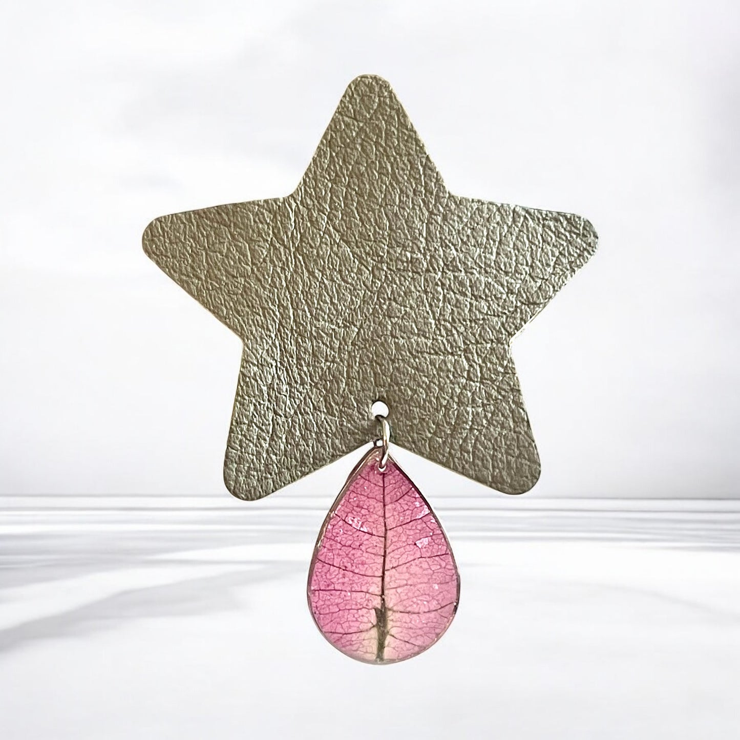Collier étoiles de cuir & bougainvilliers