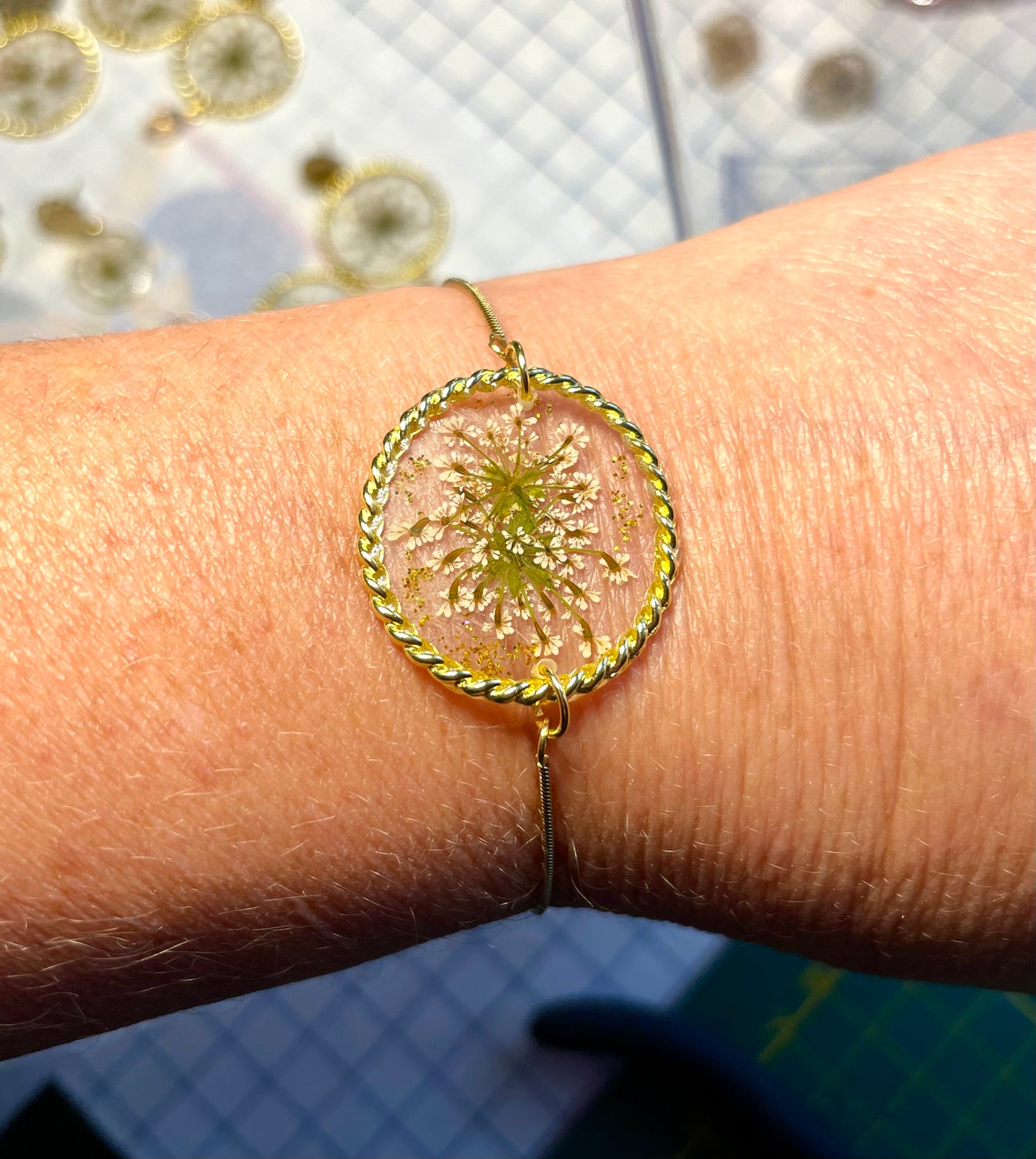 Bracelet fleur de carotte sauvage doré