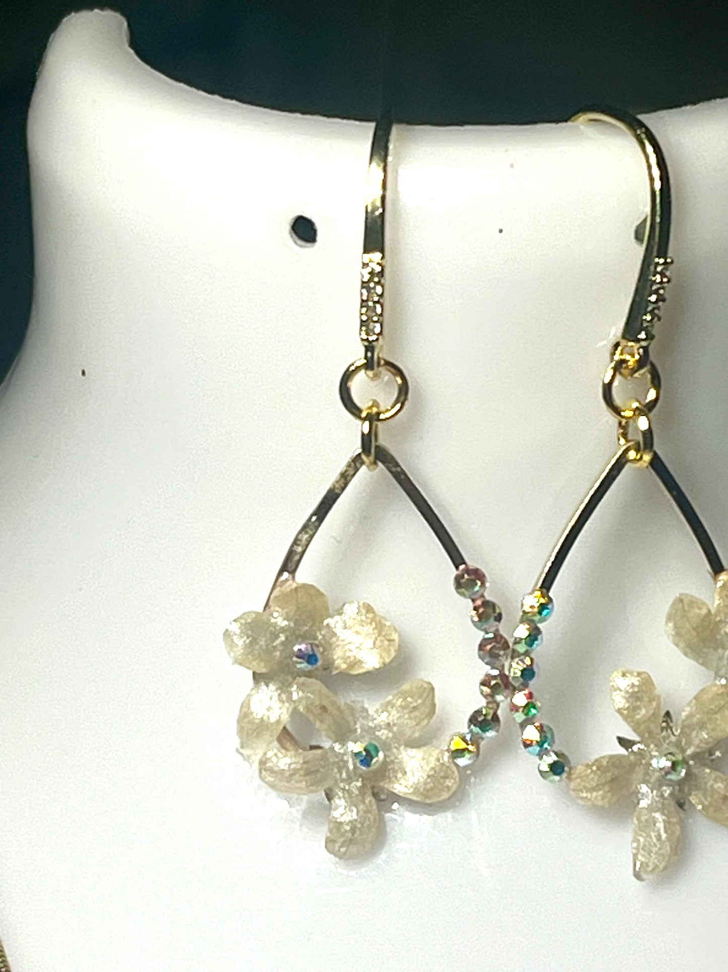 Parure de bijoux Seringat & strass - Aux fleurs de Chloé Parure de bijoux Seringat & strass Parure bijoux Parure bijoux