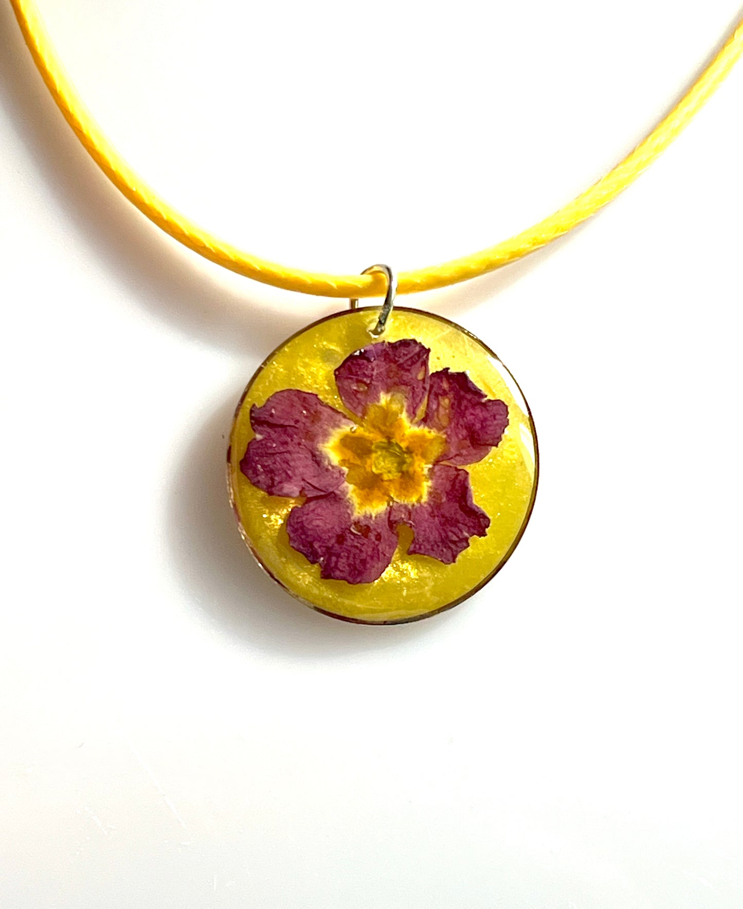 Collier fleur de primevère violette