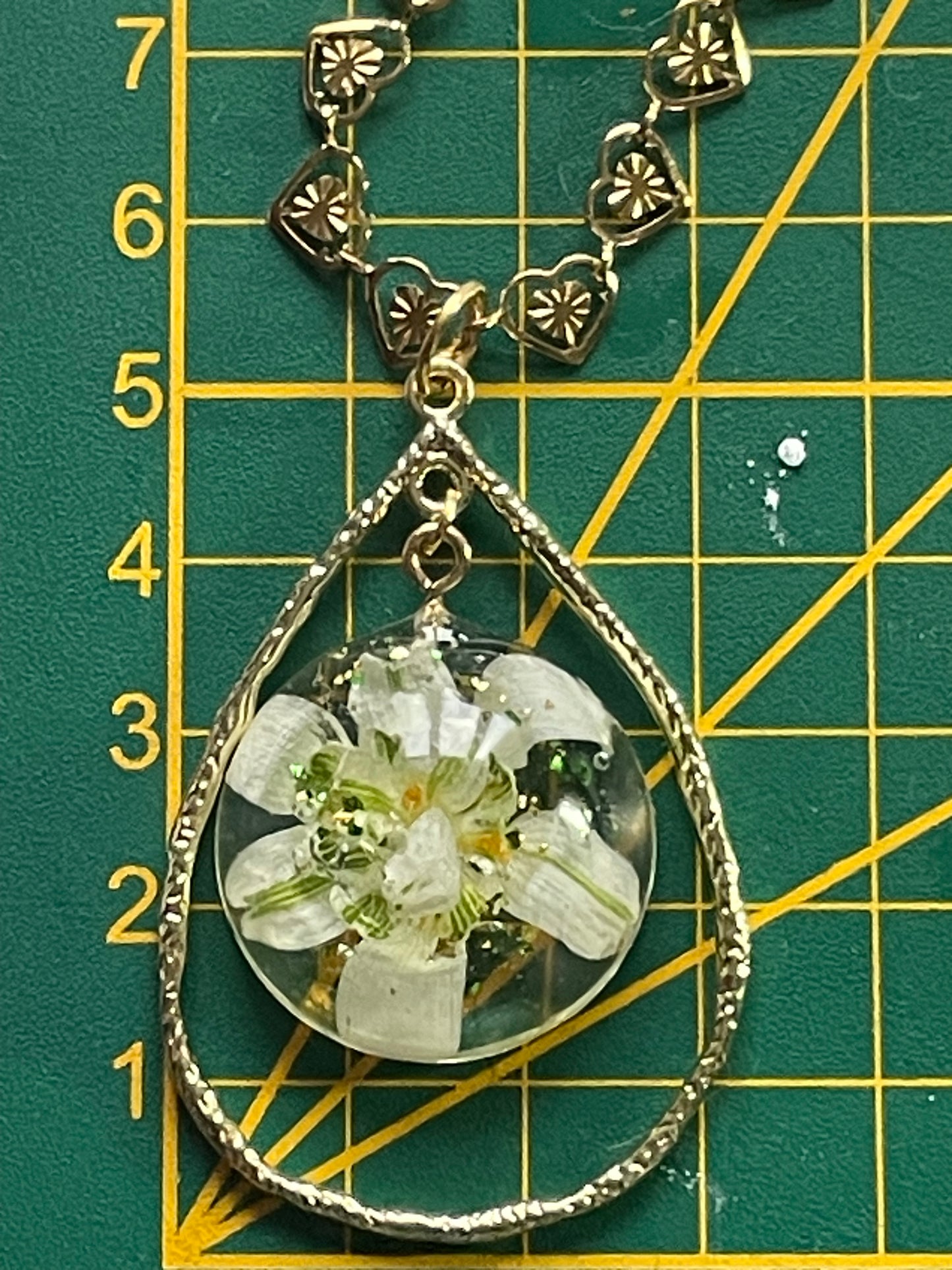 Pendentif grande larme de perce-neige