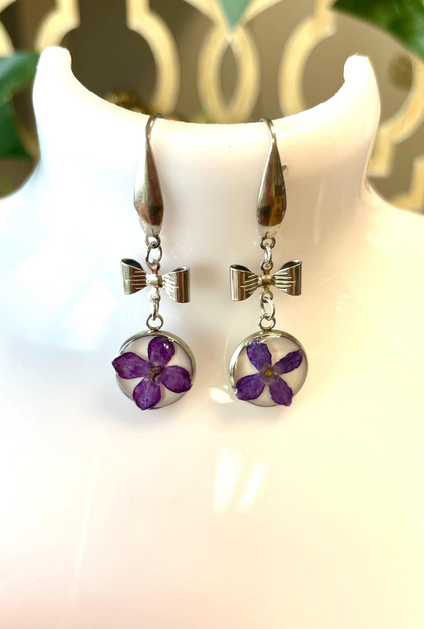 Boucles d’oreilles argentées Lilas & petits noeuds