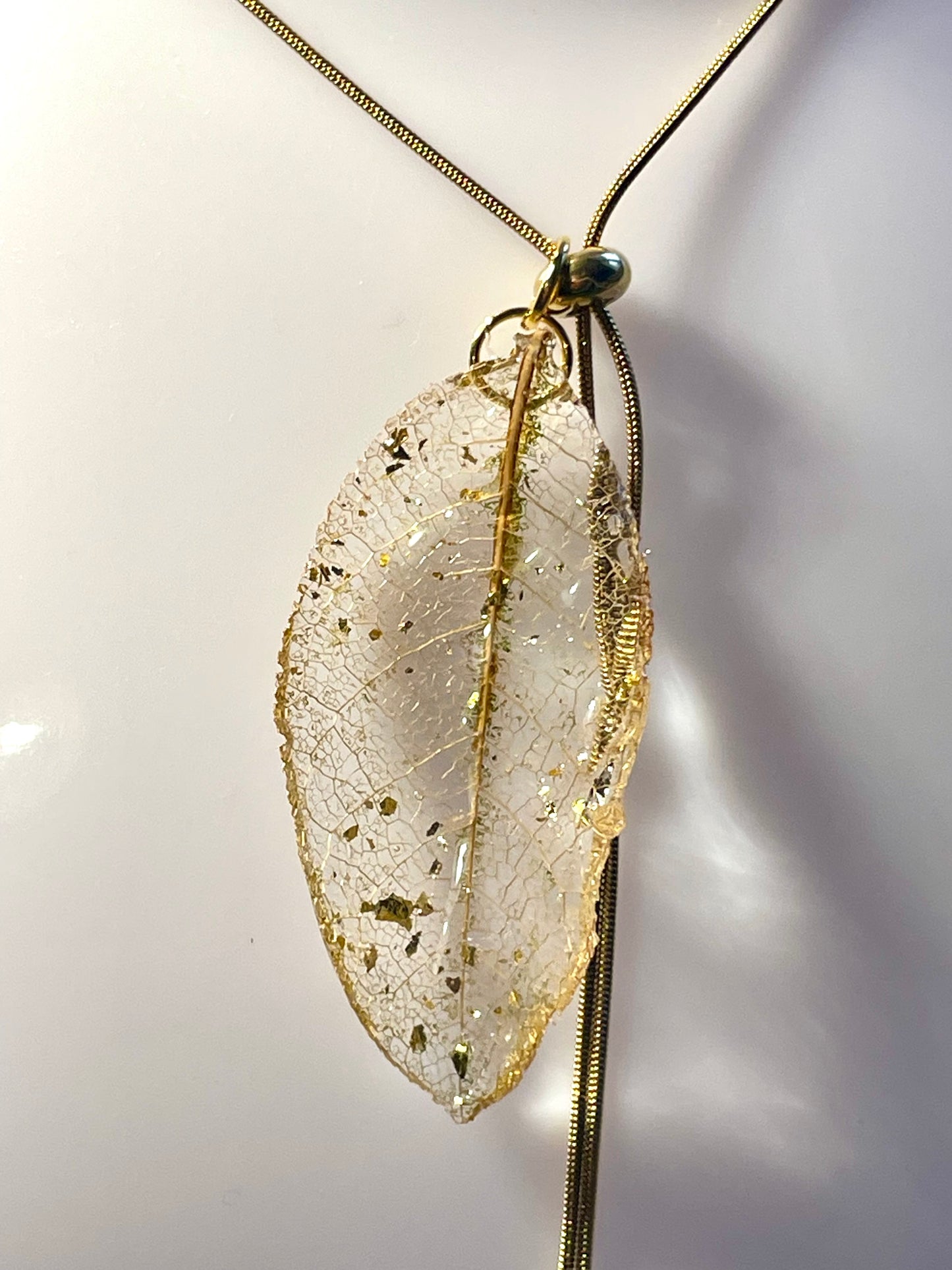 Collier ajustable dentelle végétale Magnolia - Aux fleurs de Chloé Collier ajustable dentelle végétale Magnolia Collier Collier