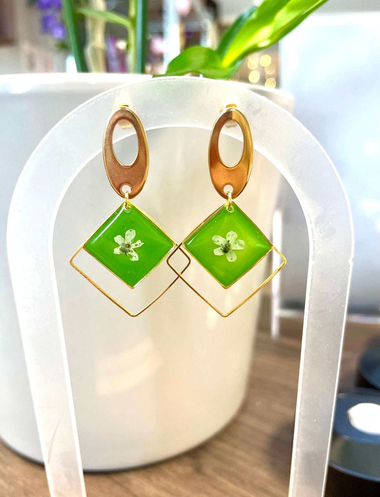 Boucles d’oreilles myosotis blanc
