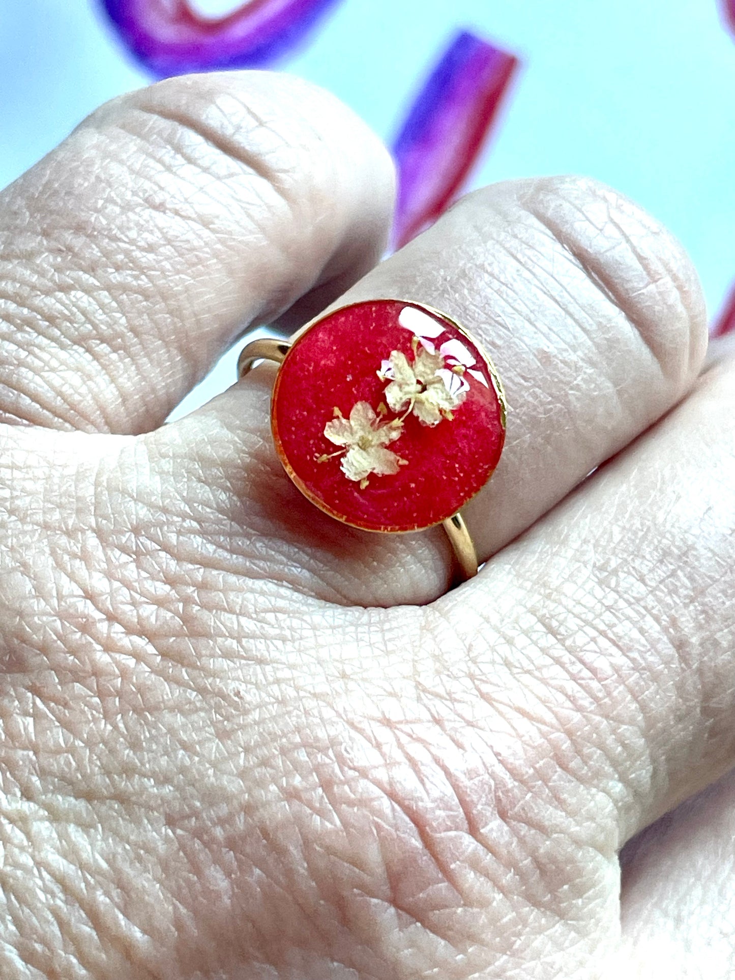 Bague Deux Fleurs de Sureau fond rouge