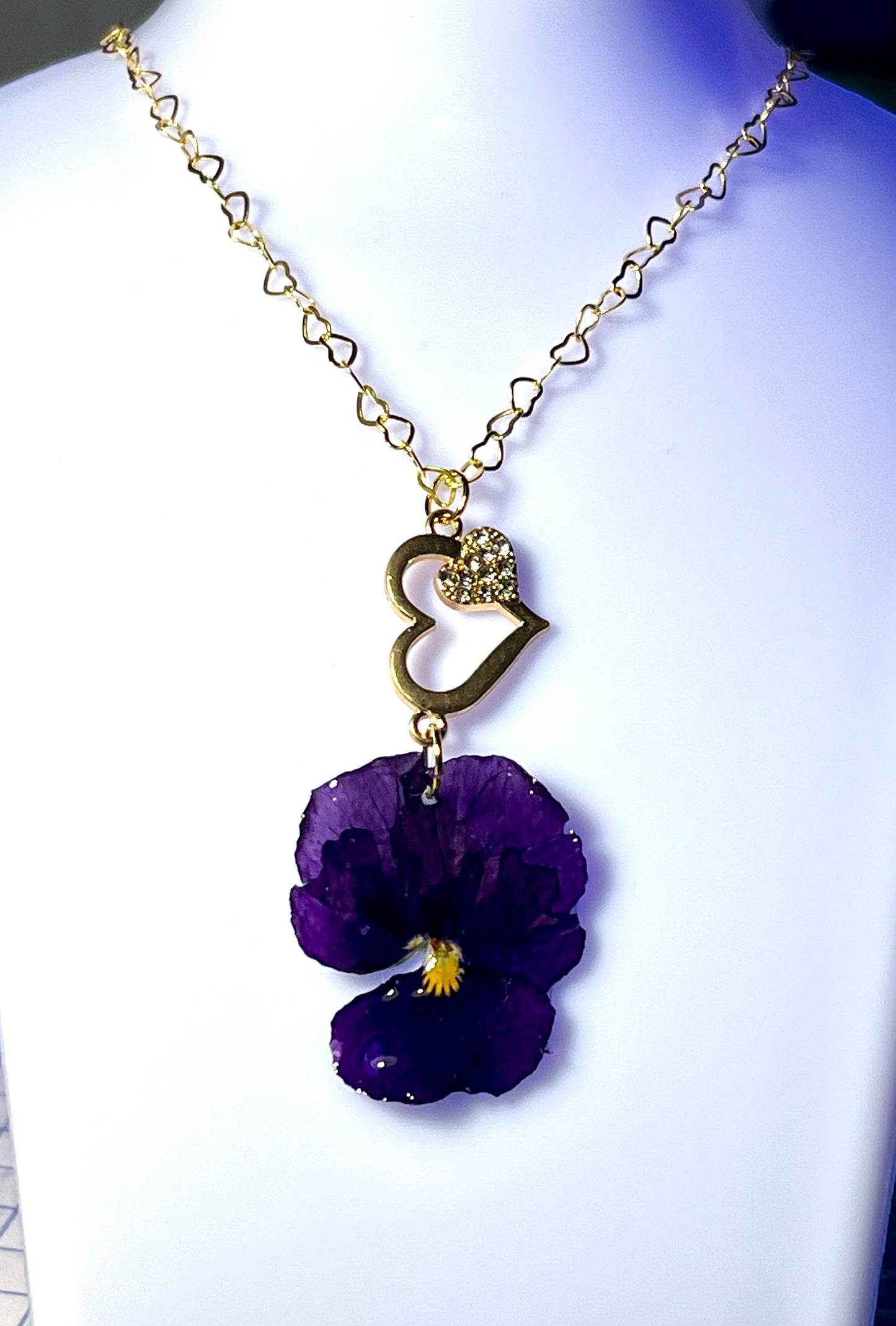 Collier fleur de pensée violette & cœur