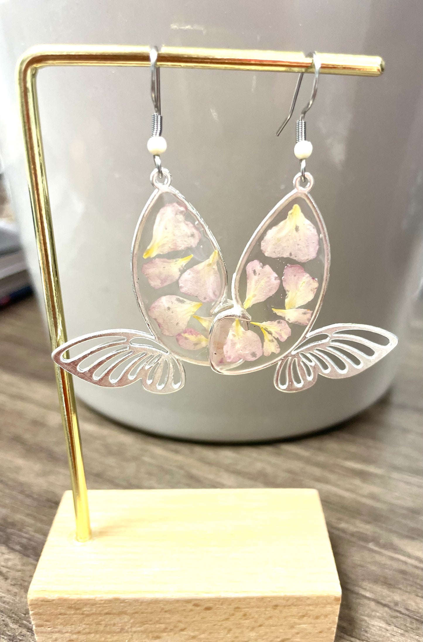 Boucles d’oreilles papillons de pétales de rose