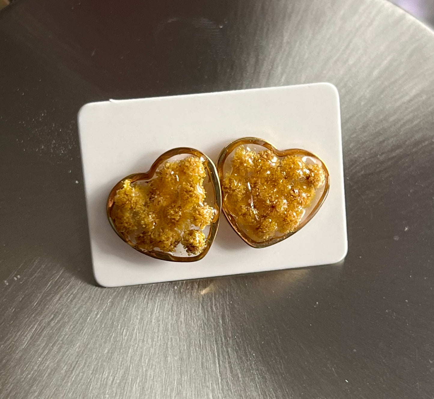 Boucles d’oreilles puces cœurs de mimosa