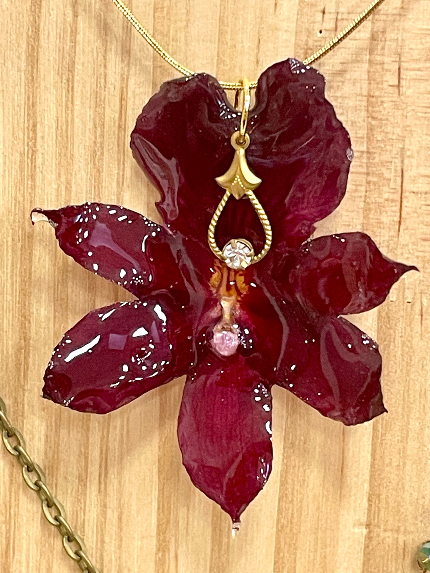 Collier Fleur Orchidée Cambria - Aux fleurs de Chloé Collier Fleur Orchidée Cambria Collier Collier