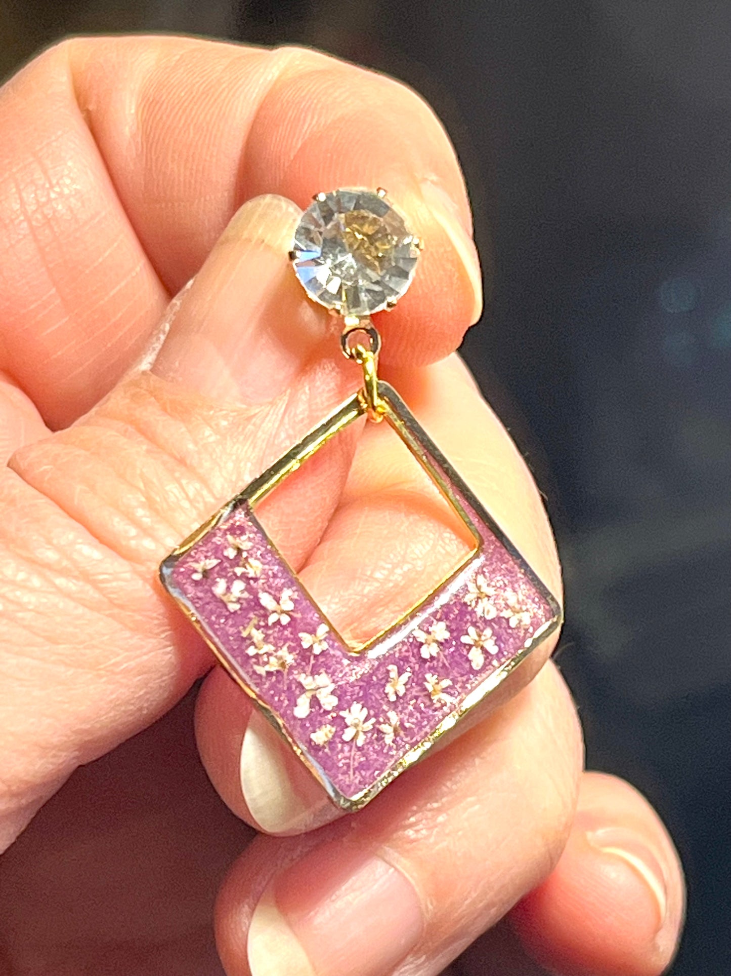 Boucles d’oreilles fleurs de carotte sauvage violet nacré