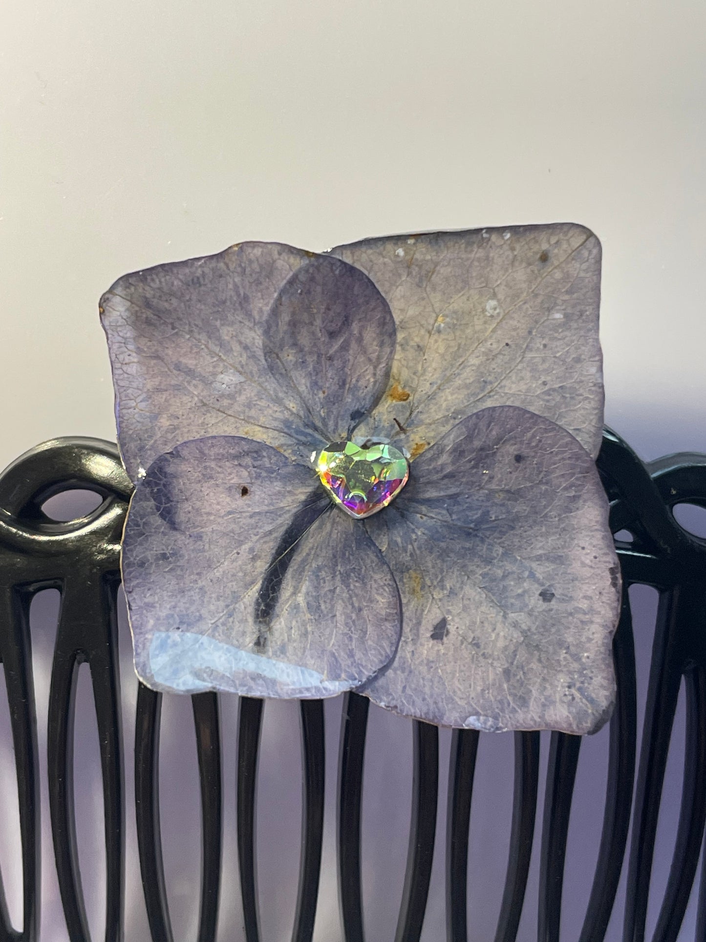 Peigne fleur Hortensia bleu - Aux fleurs de Chloé Peigne fleur Hortensia bleu Peigne cheveux Peigne cheveux