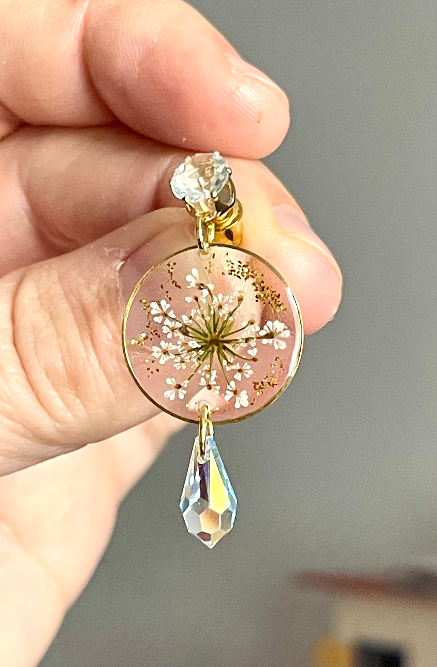 Boucles d’oreilles fleurs de carotte sauvage & goutte Swarovski