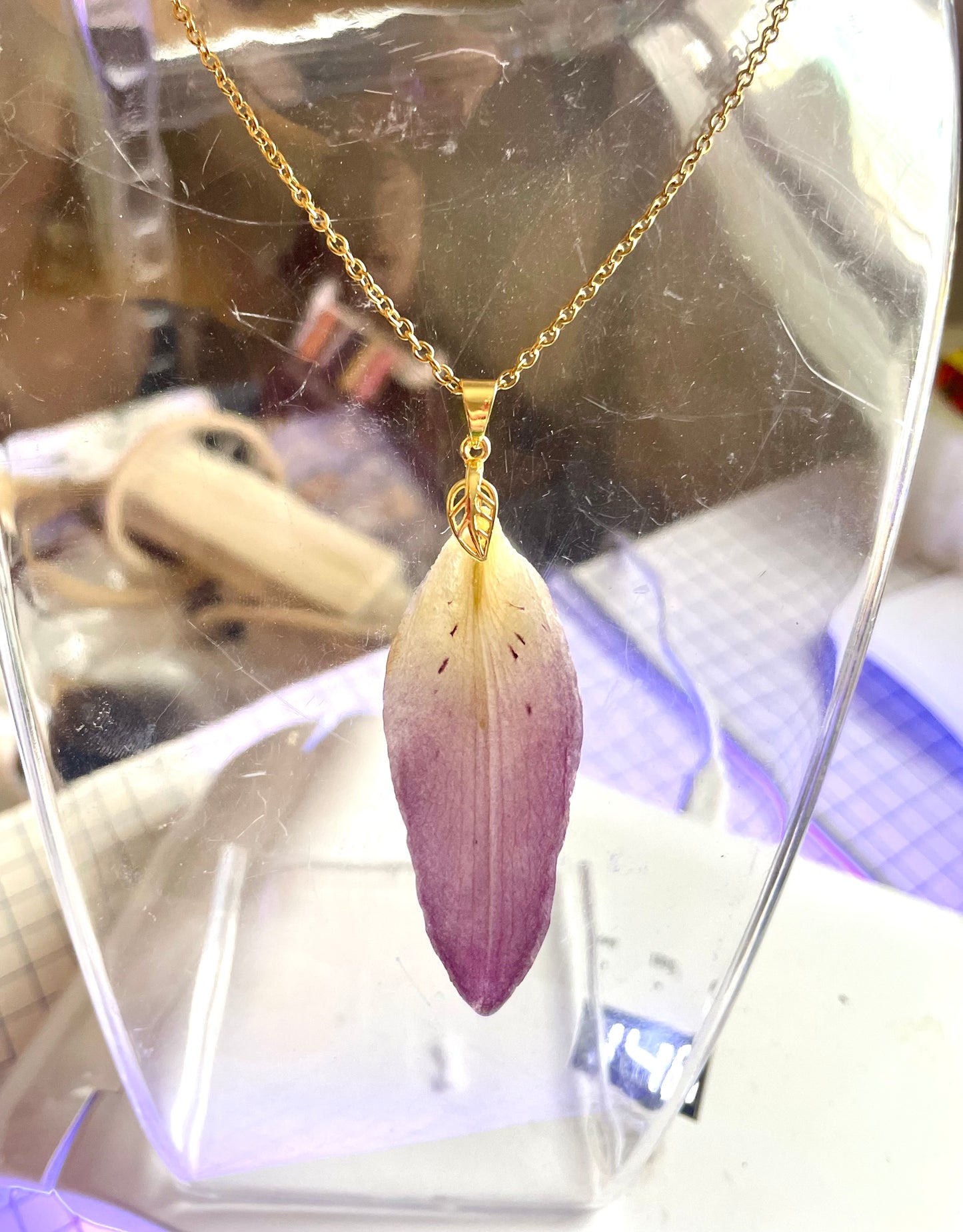 Collier pétale de Lys plaqué or