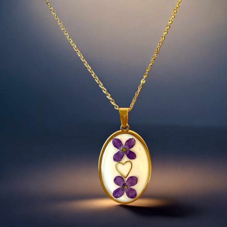 Pendentif médaillon doré duo lilas & cœur