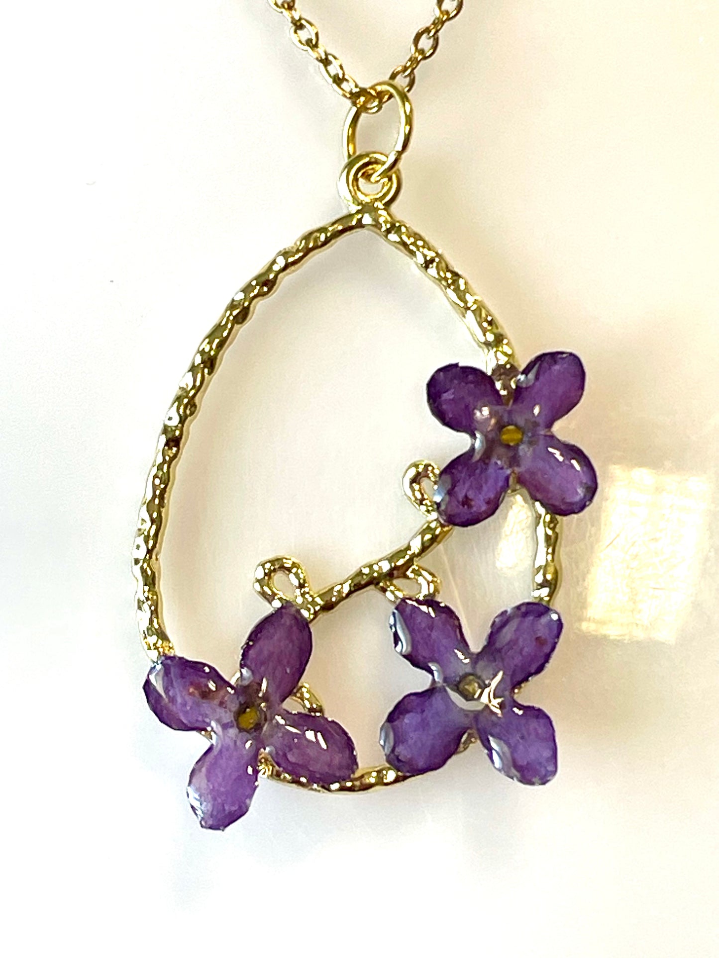 Collier doré fleurs de Lilas
