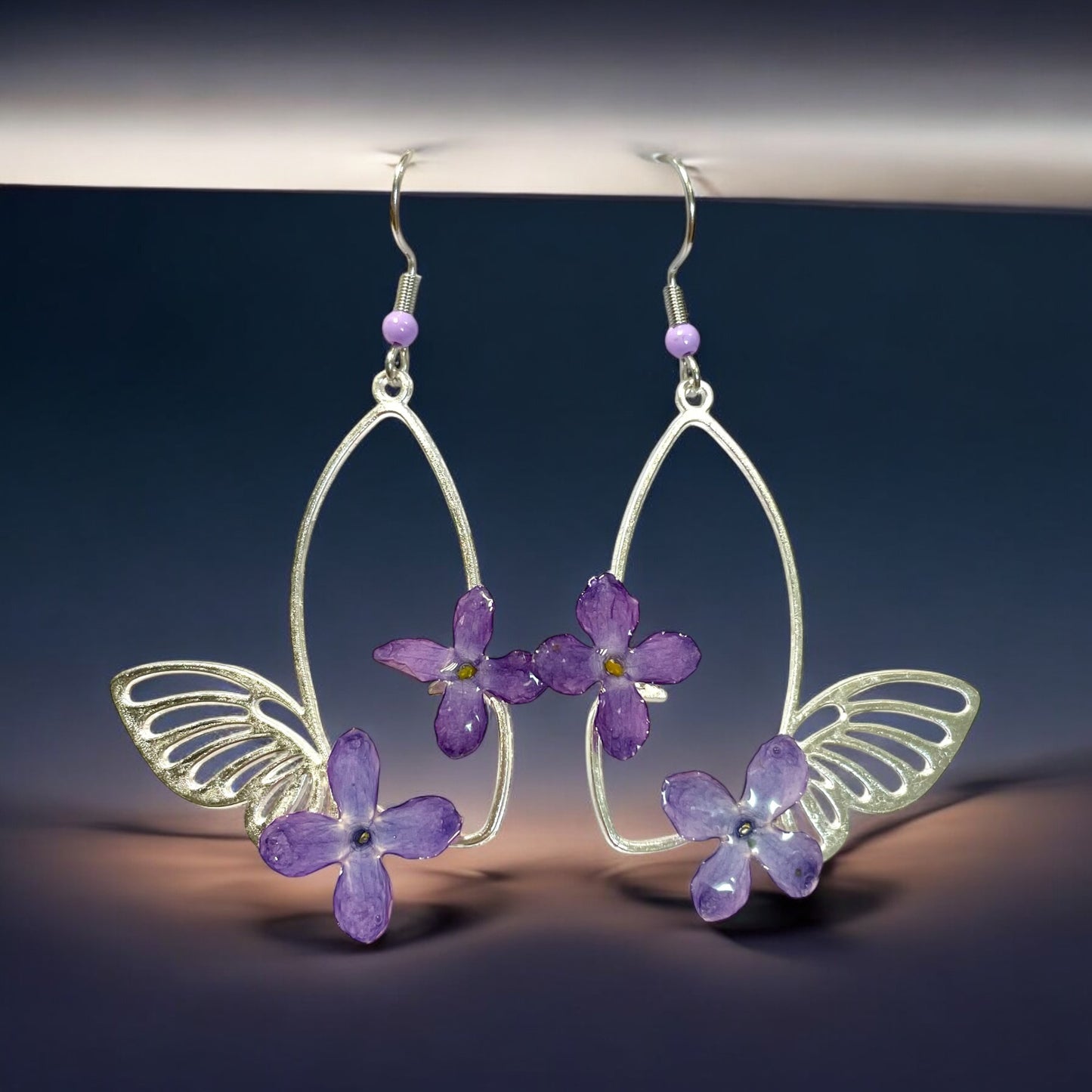 Boucles d’oreilles papillons argentés & lilas