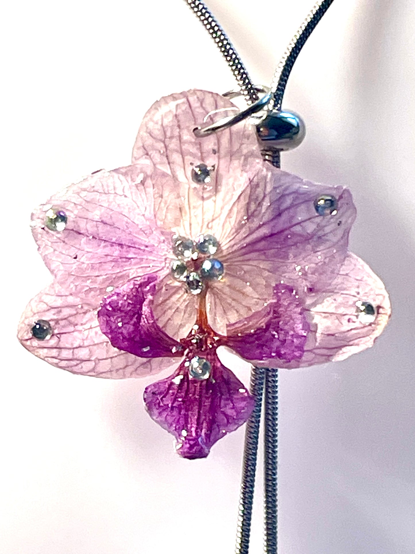 Collier ajustable mini orchidée mauve - Aux fleurs de Chloé Collier ajustable mini orchidée mauve Bracelet Bracelet