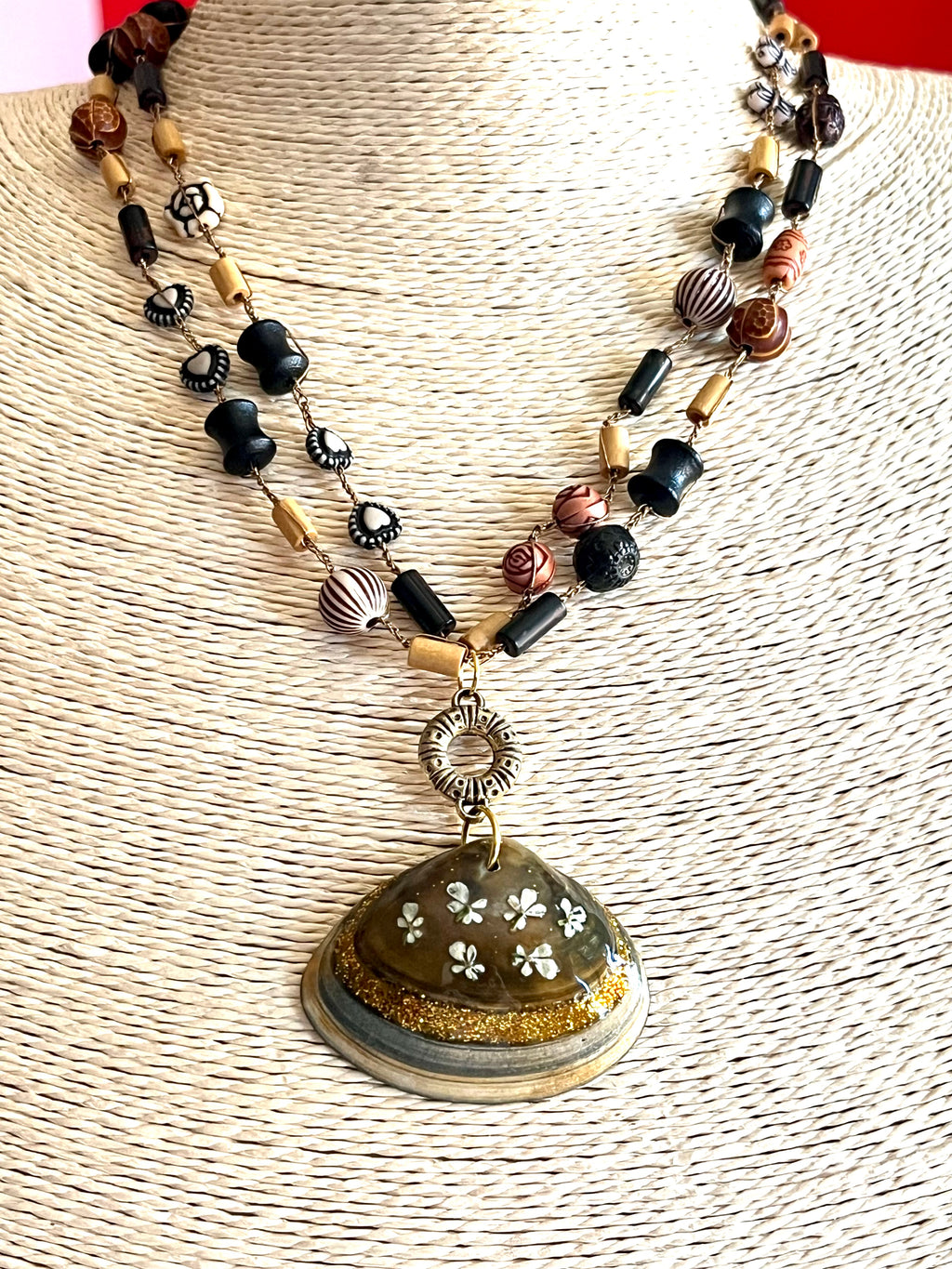 Collier « Trésor Marin » – Coquillage naturel & fleurs naturelles