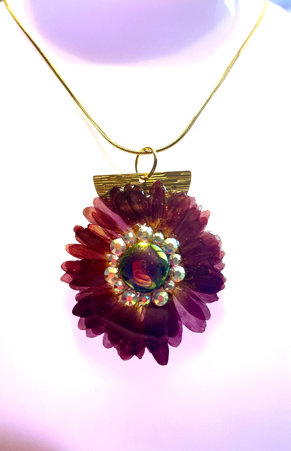 Collier Chrysanthème & strass «plumes» - Aux fleurs de Chloé Collier Chrysanthème & strass «plumes» Collier Collier