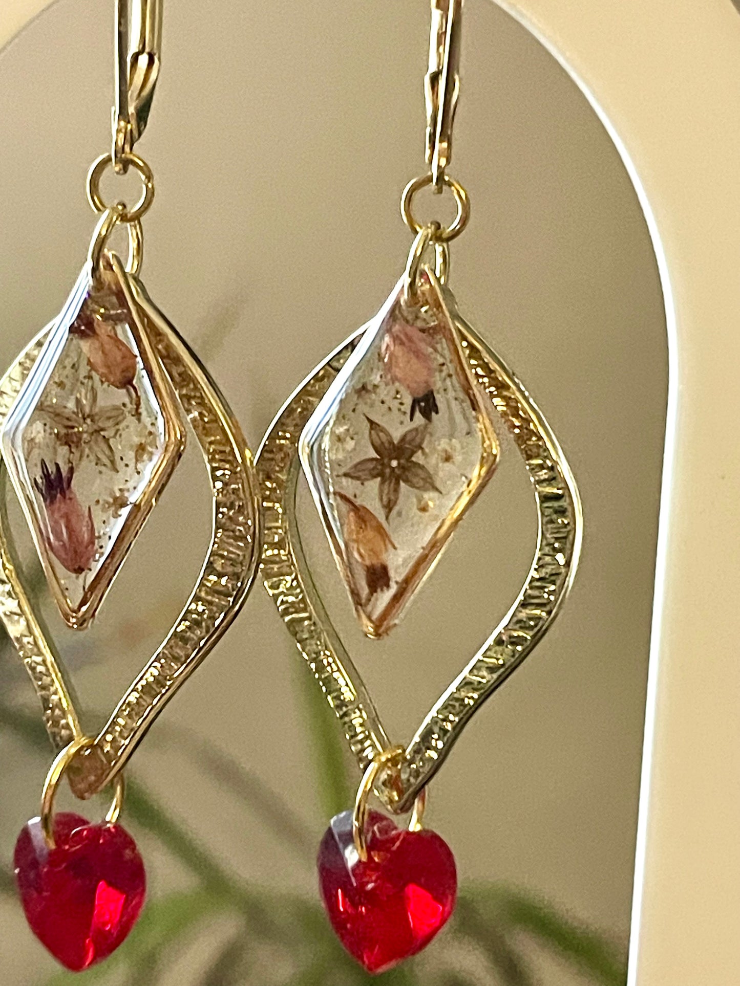 Boucles d’oreilles bouquet de fleurs & cœur de cristal