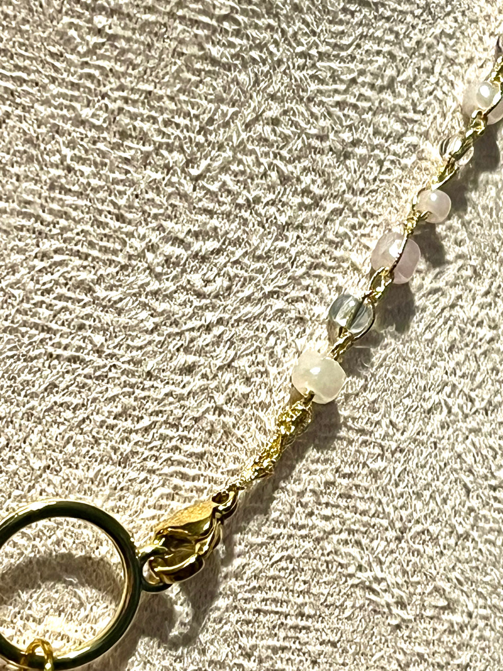 Collier au crochet & Pétale de Rose naturelle