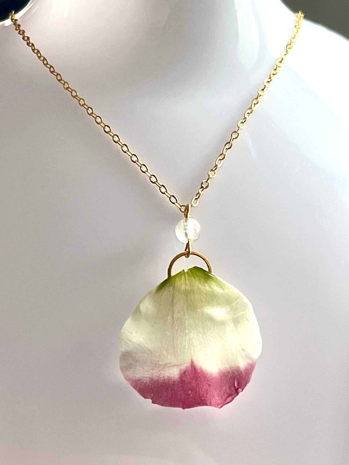 Collier pétale de Lisianthus & perle de citrine