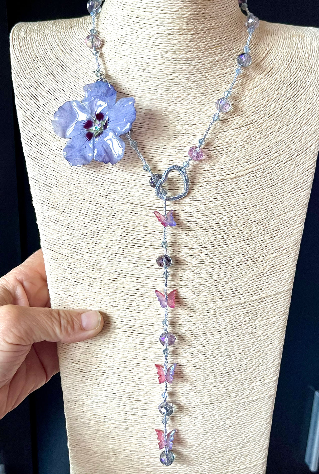 Collier sautoir Hibiscus & Papillons