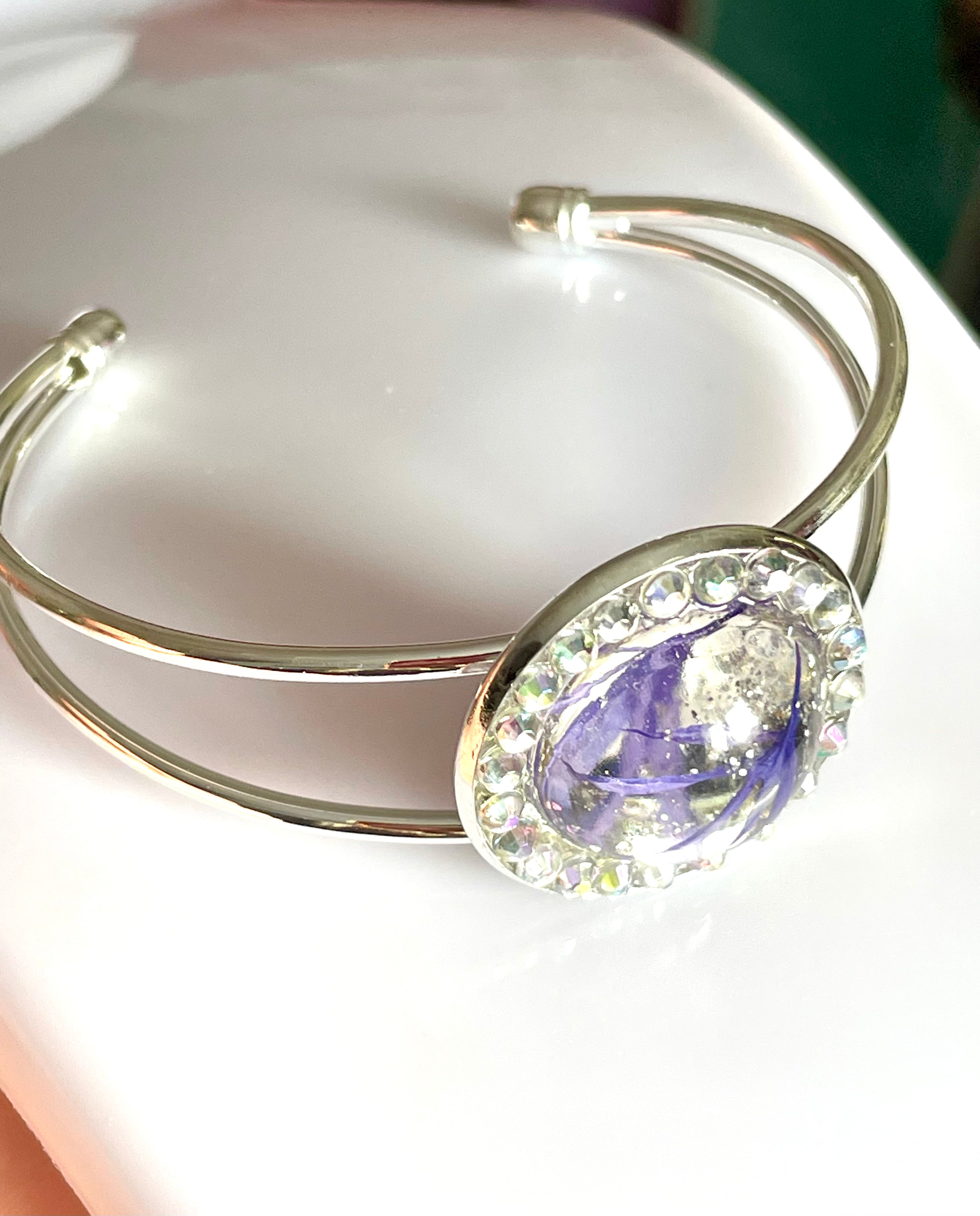 Bracelet manchette Bleuet & strass - Aux fleurs de Chloé Bracelet manchette Bleuet & strass Bracelet Bracelet