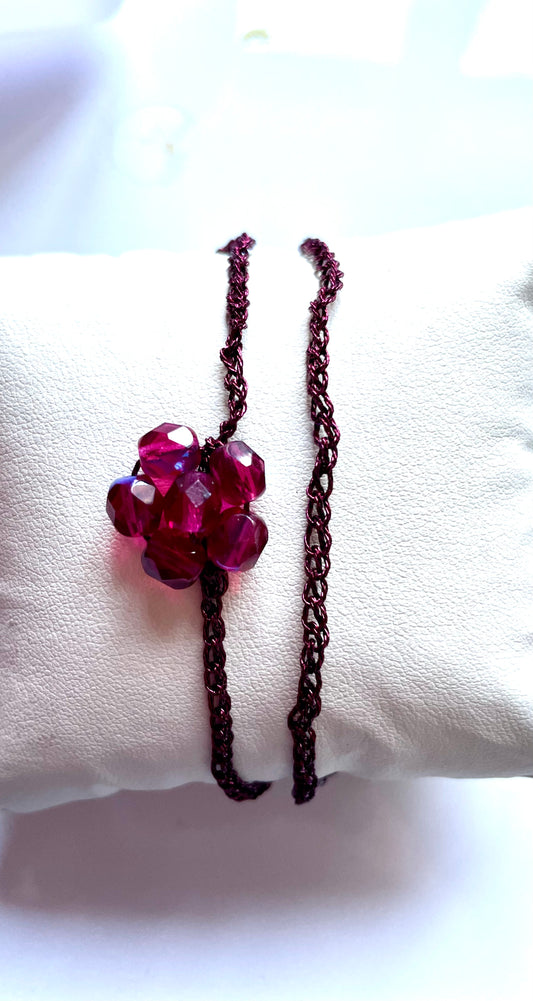 Bracelet fleur en perles de verre grenat