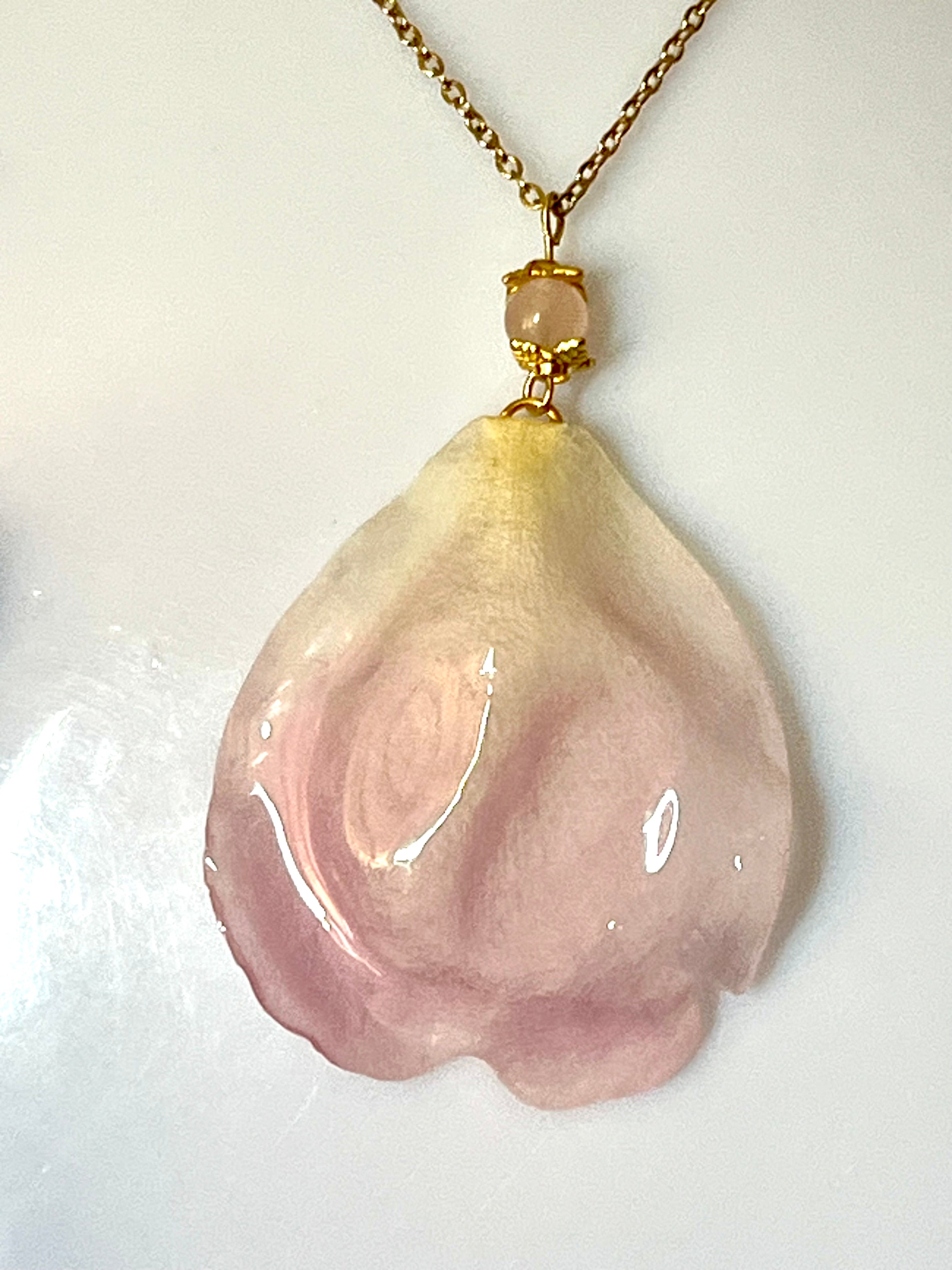 Collier Pivoine naturelle – Bijou artisanal en résine