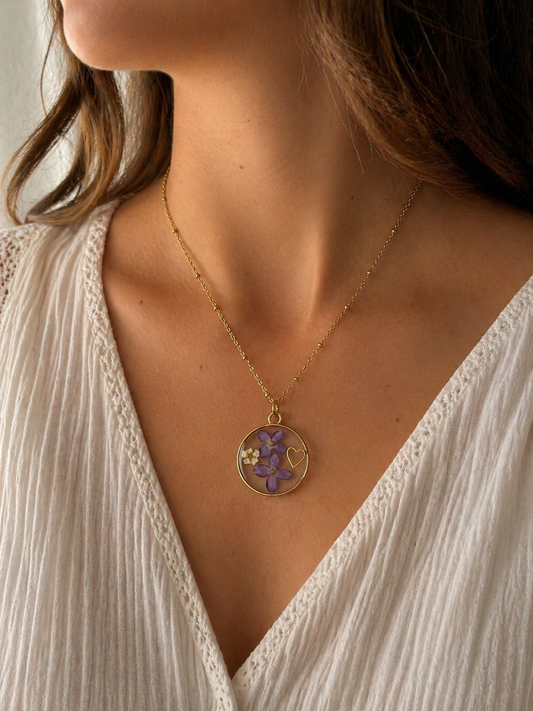 🌿 Collier fleurs de lilas & spirée – Élégance florale intemporelle