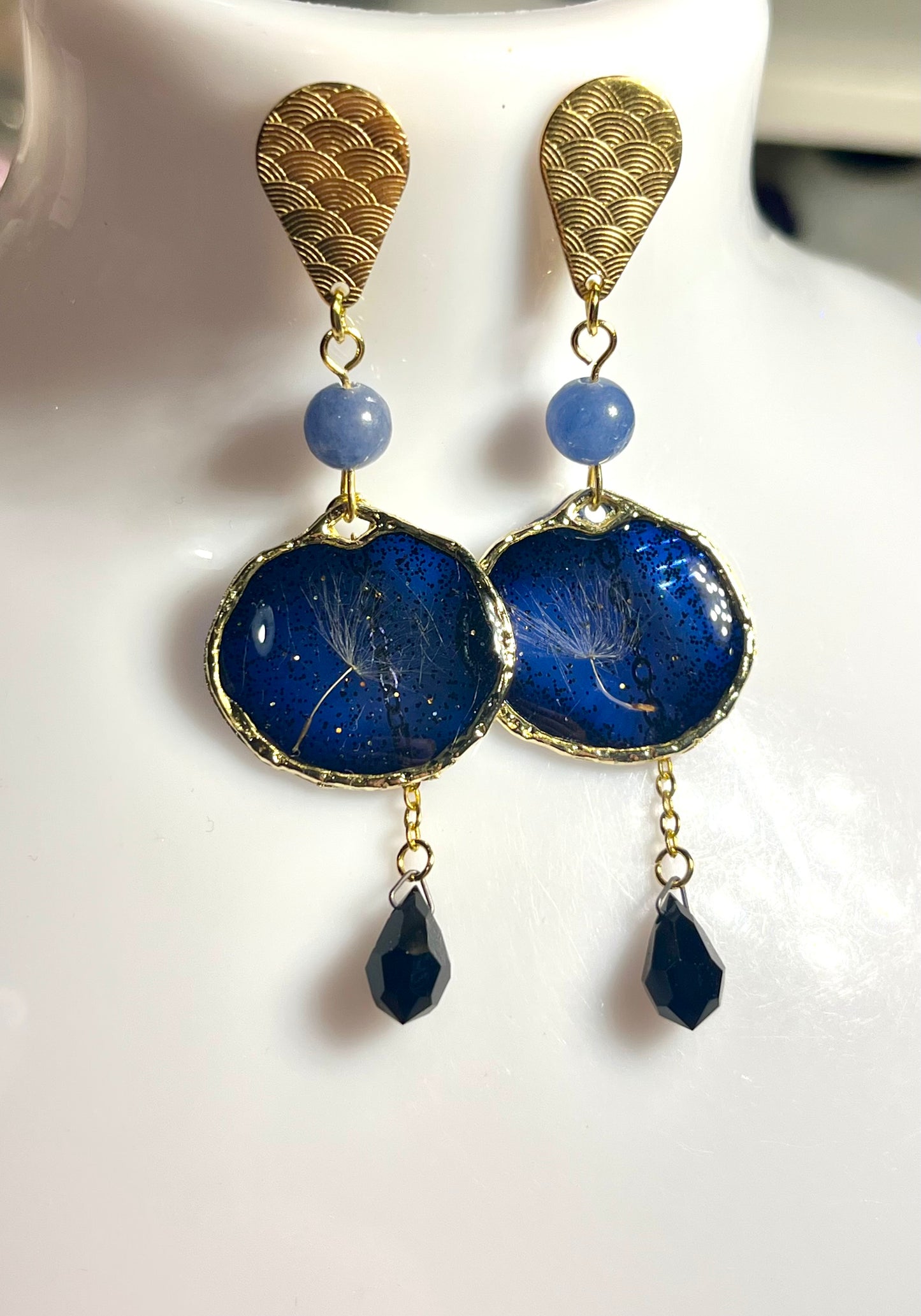 Boucles d’oreilles artisanales « Éclat de Pissenlit Bleu Nuit »