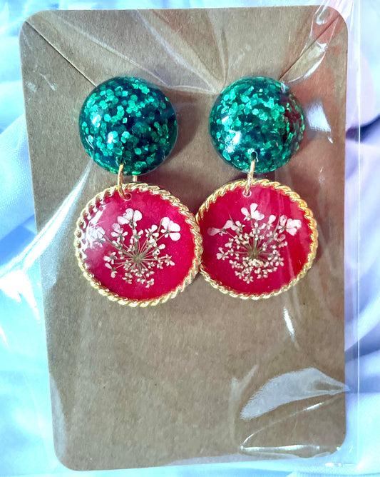 Boucles d’oreilles fleurs de carotte sauvage rouge&vert - Aux fleurs de Chloé Boucles d’oreilles fleurs de carotte sauvage rouge&vert Boucles d’oreilles Boucles d’oreilles