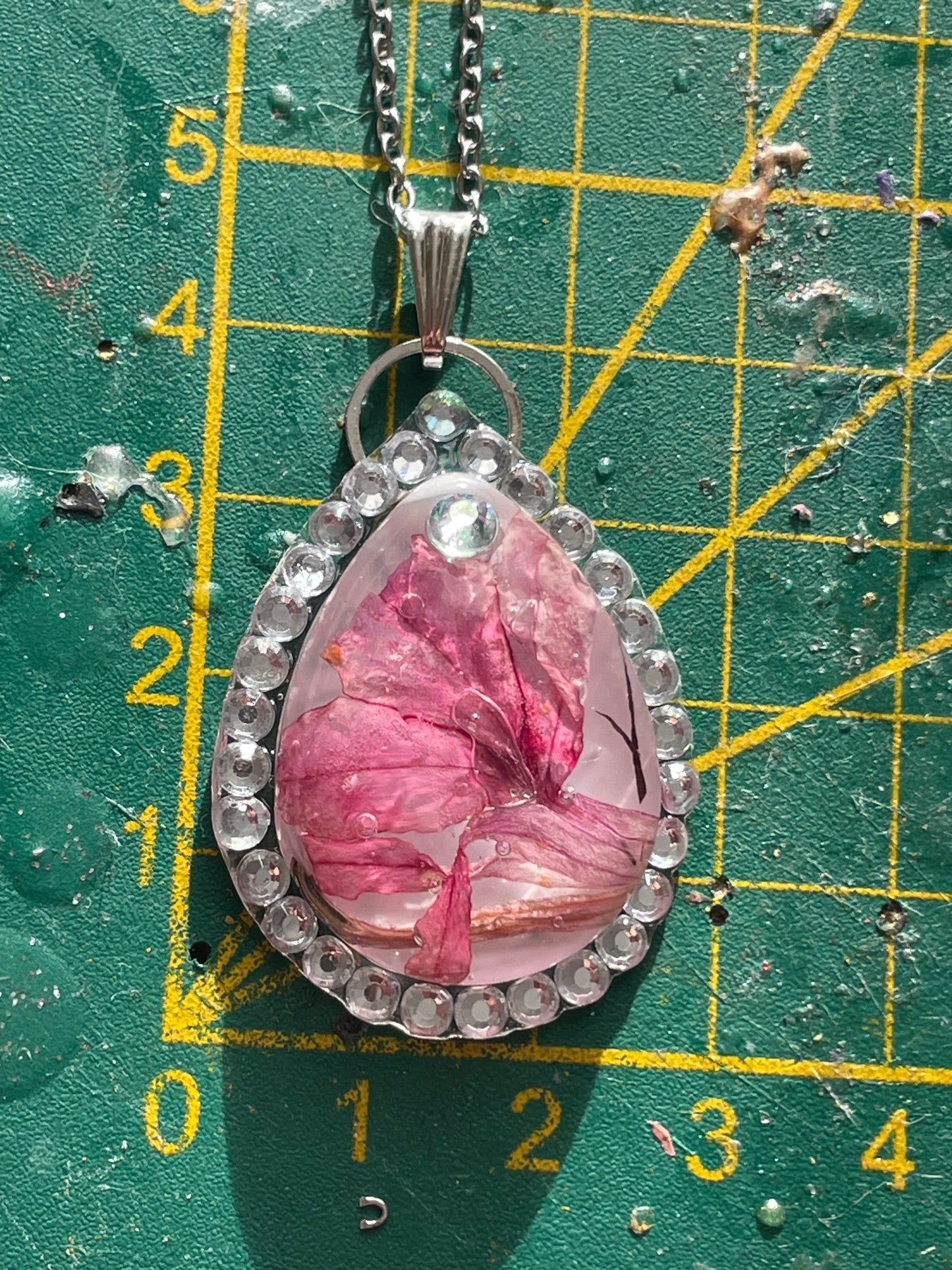 Collier larme Lobelia & strass