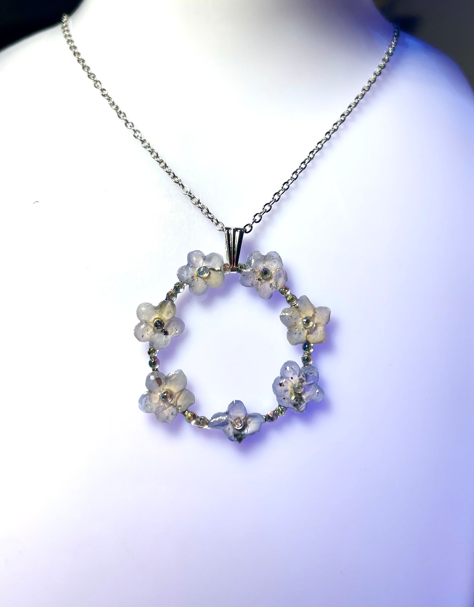 Collier Couronne de Myosotis - Aux fleurs de Chloé Collier Couronne de Myosotis Collier Collier