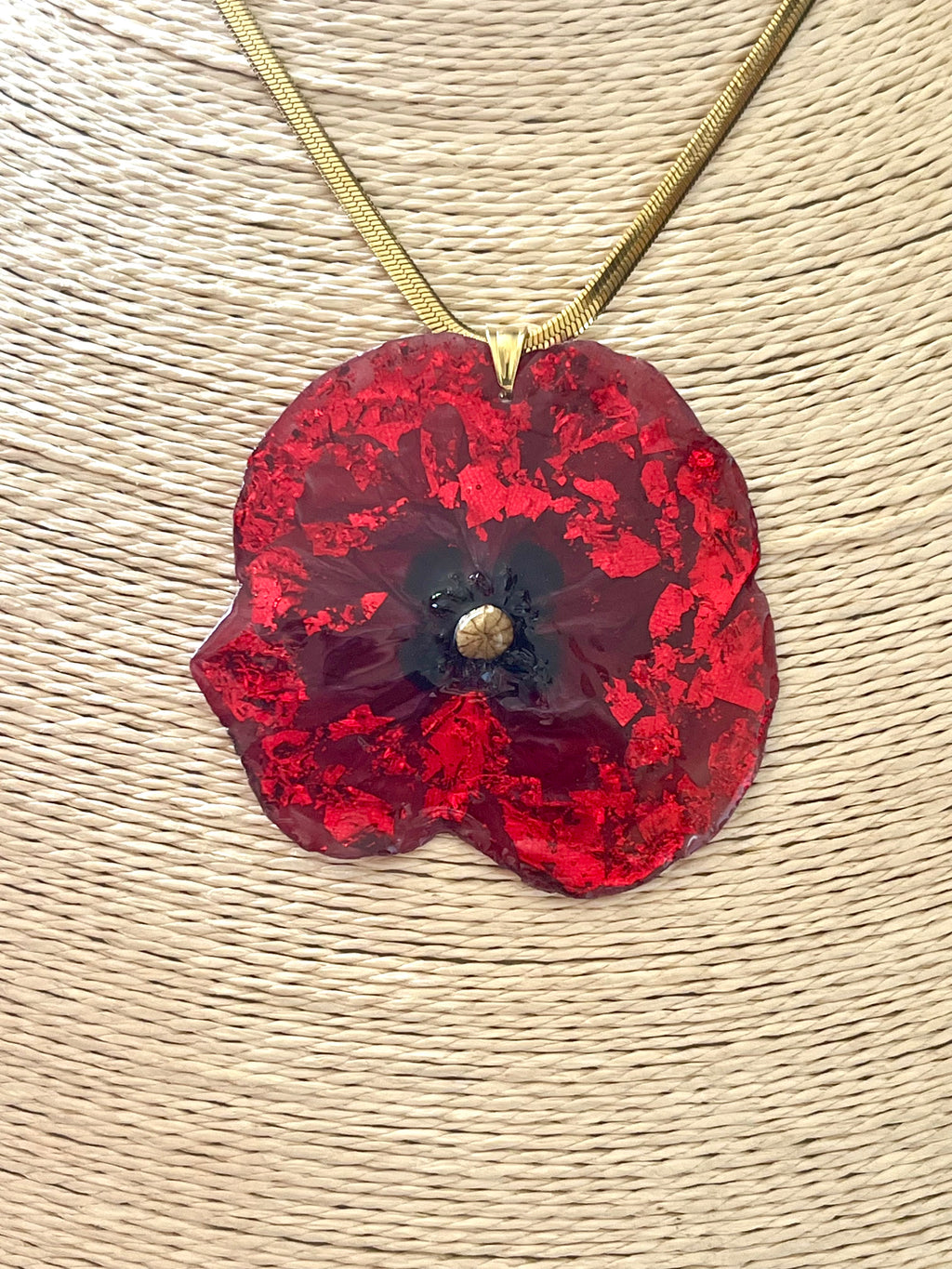 Éclat de Coquelicot – Collier en Fleur Naturelle Éternisée