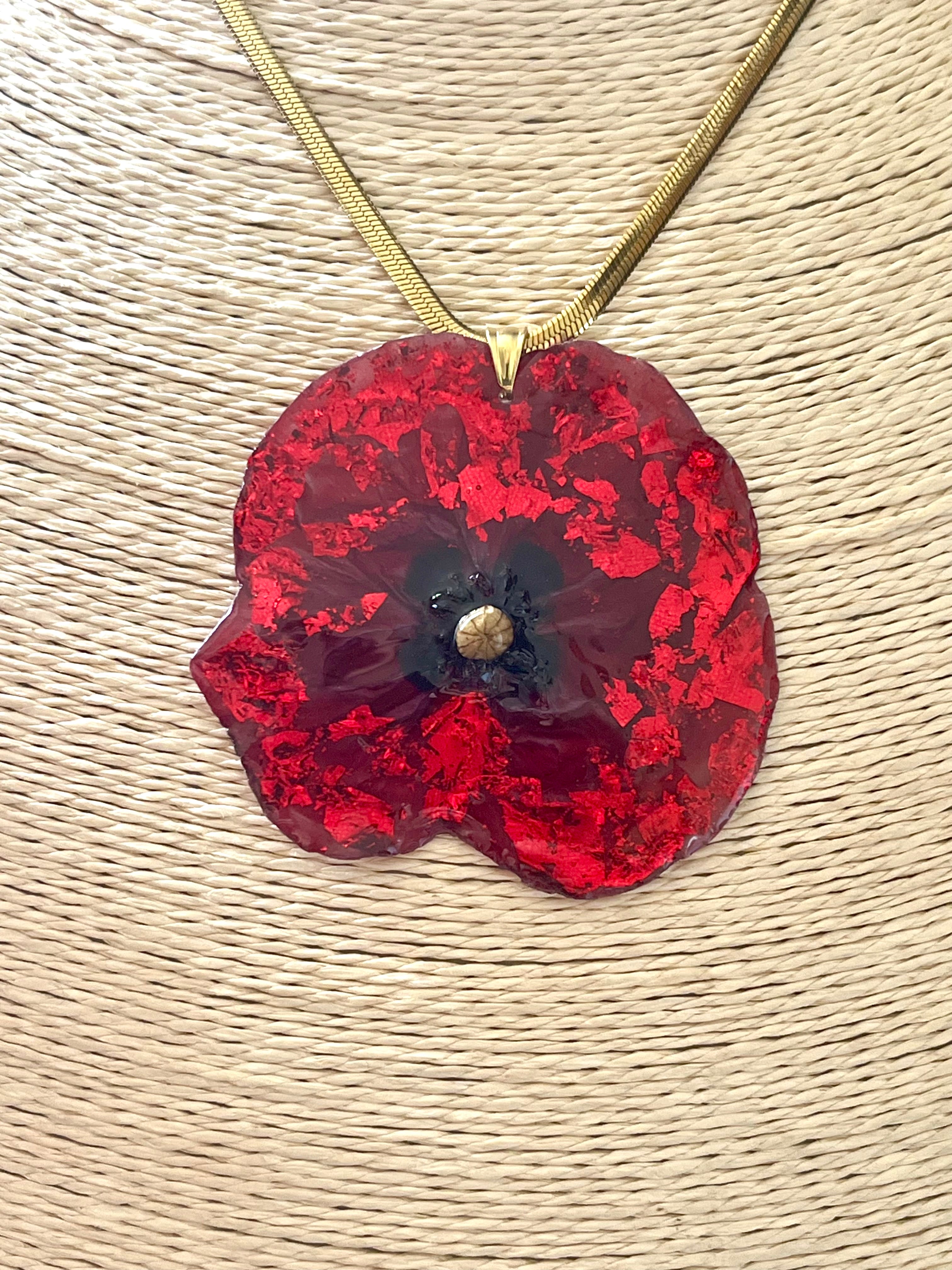 Éclat de Coquelicot – Collier en Fleur Naturelle Éternisée