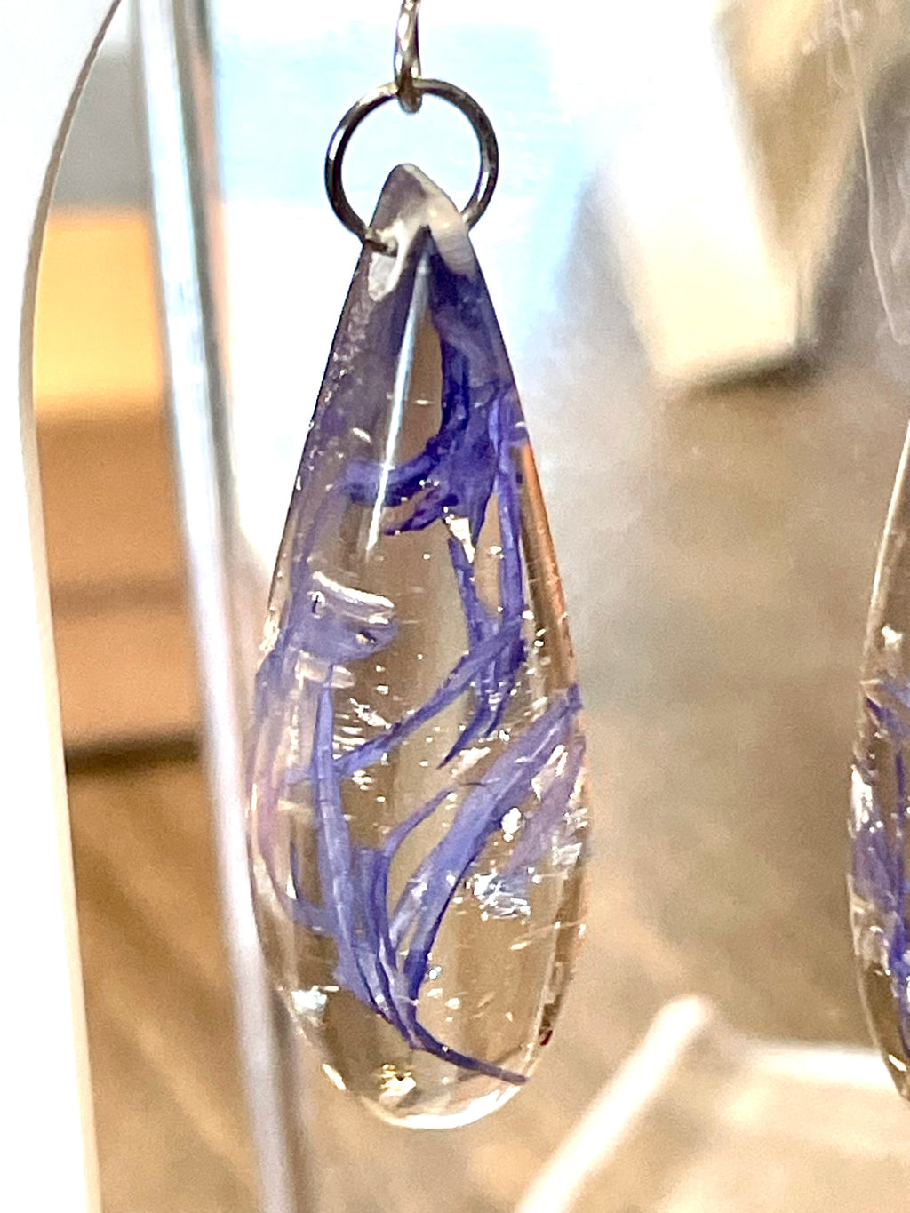 Boucles d’oreilles pétales de Bleuet - Aux fleurs de Chloé Boucles d’oreilles pétales de Bleuet Boucles d’oreilles Boucles d’oreilles