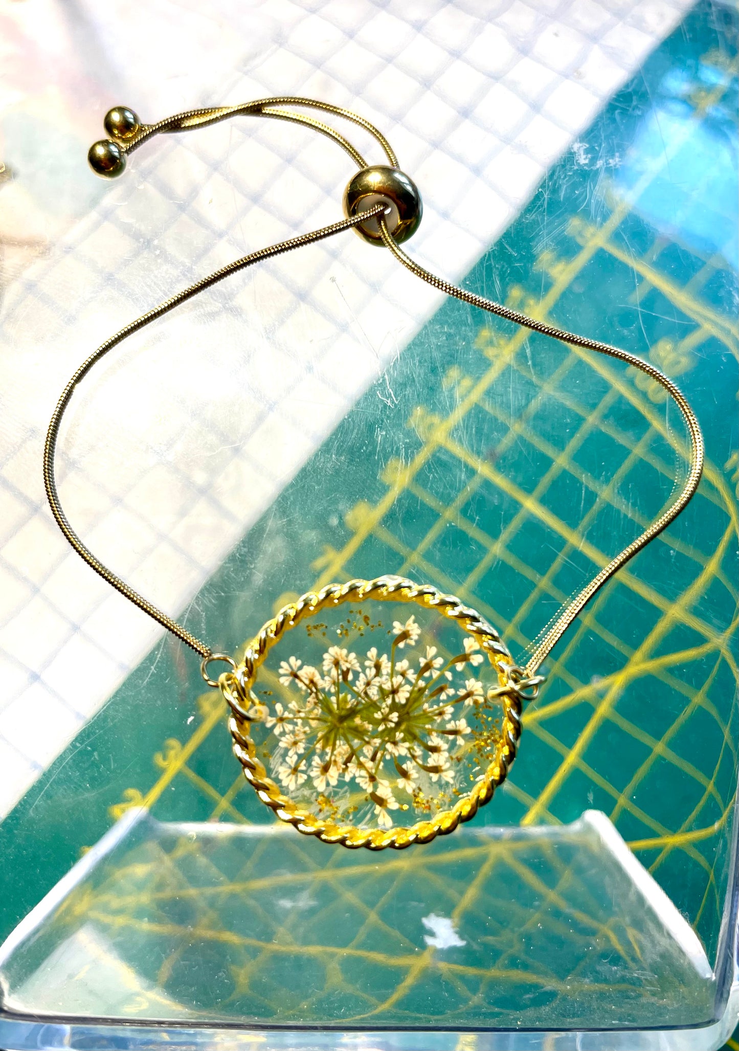 Bracelet fleur de carotte sauvage doré