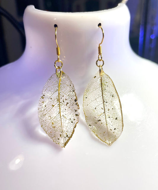 Boucles d’oreilles dentelle végétale de Magnolia