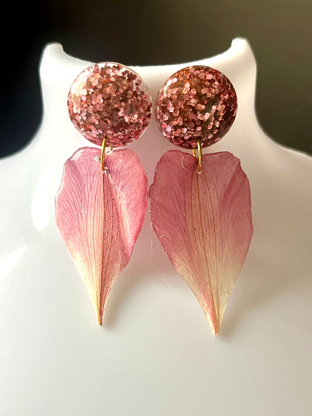 Boucles d’oreilles Pétales d’Alstroemeria – Rose poudré & doré