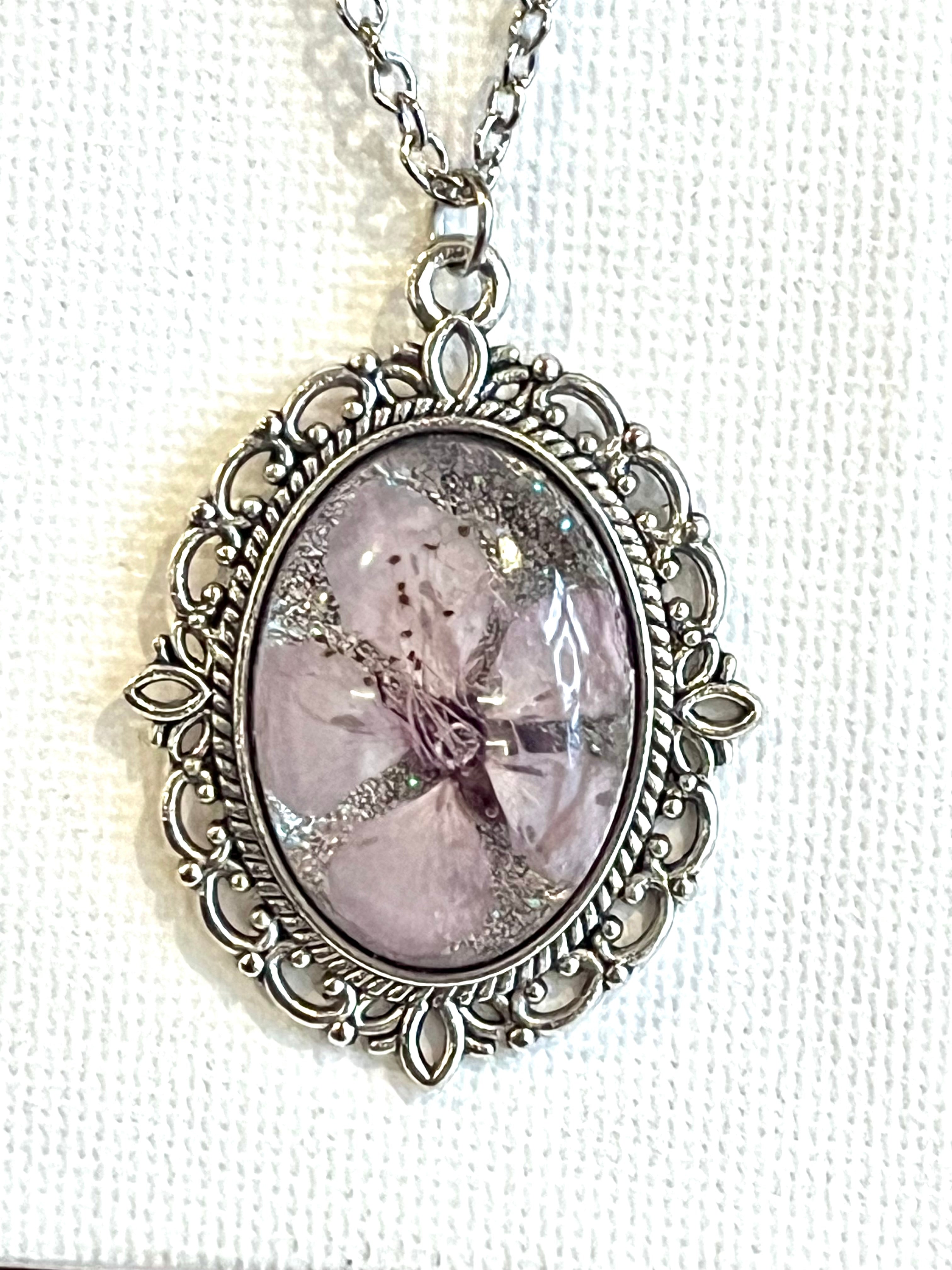 Collier Médaillon Fleur Naturelle de Prunus