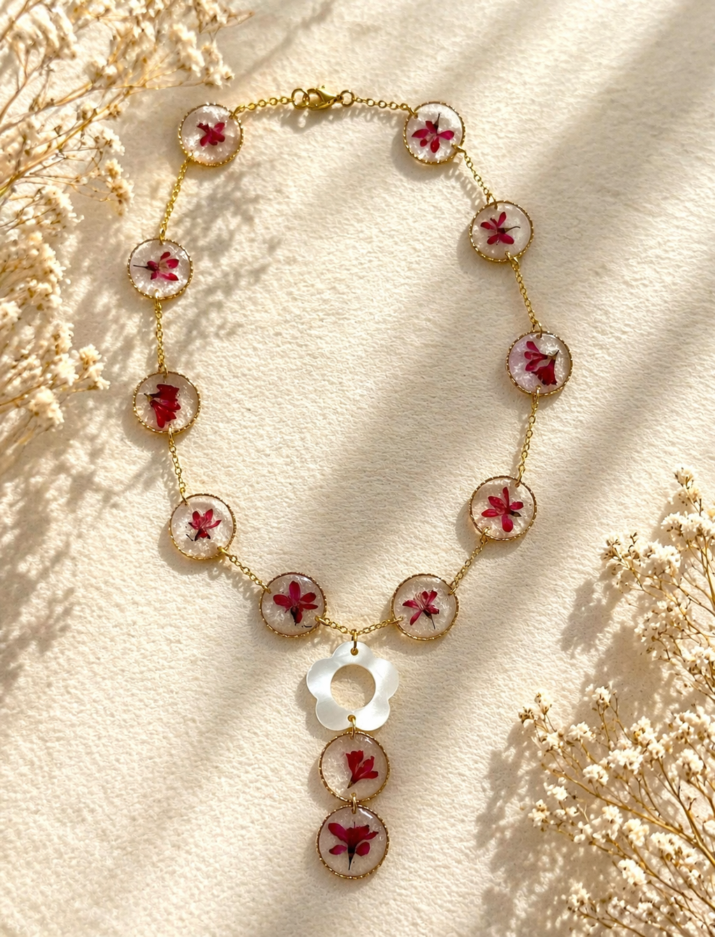 Elegant Flower Necklace – Gold chain & floral medallions