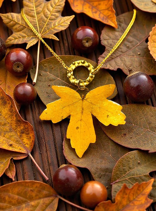 Collier feuille Érable champêtre jaune - Aux fleurs de Chloé Collier feuille Érable champêtre jaune Collier Collier