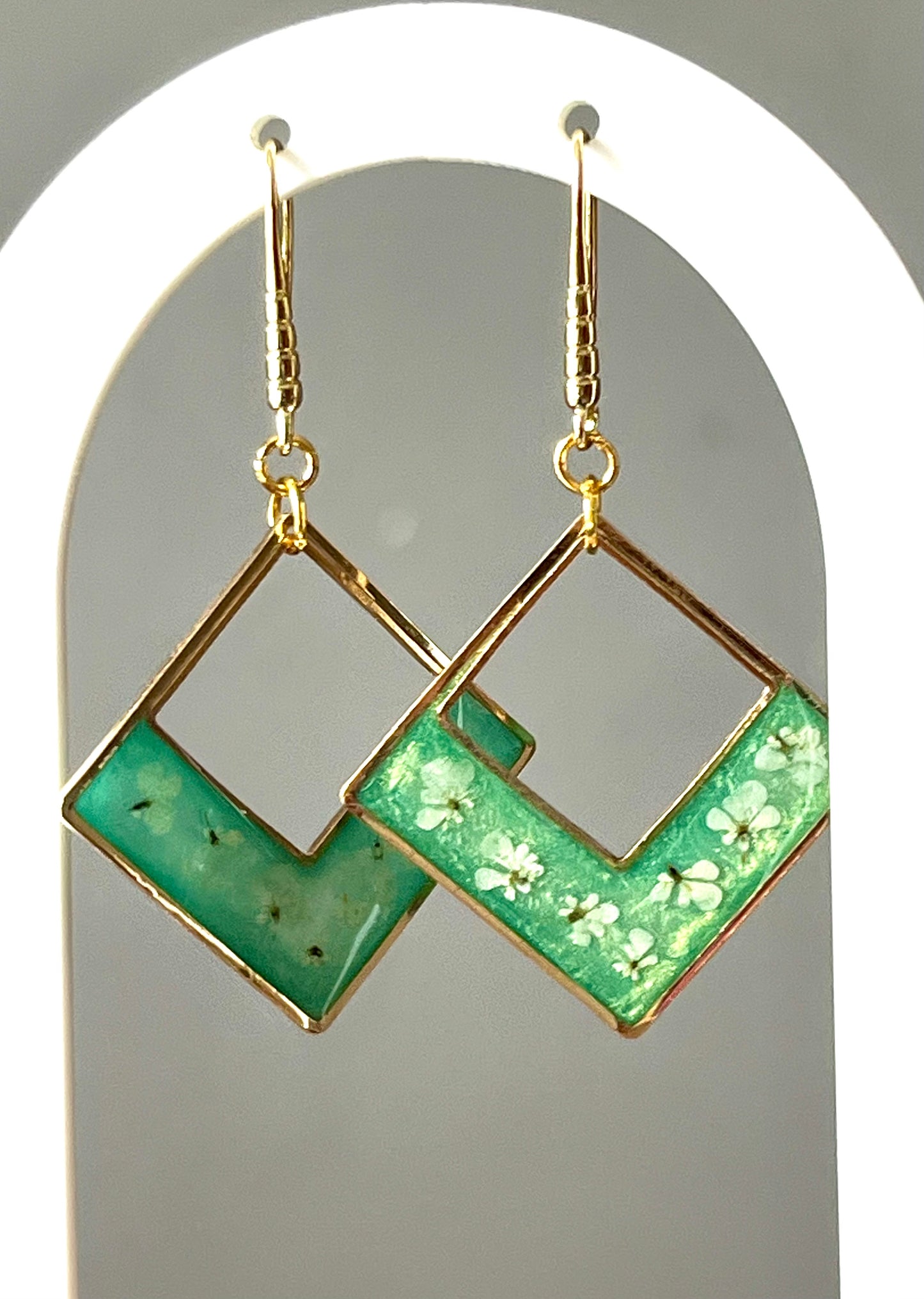 Boucles d’oreilles fleurs carotte sauvage losanges verts